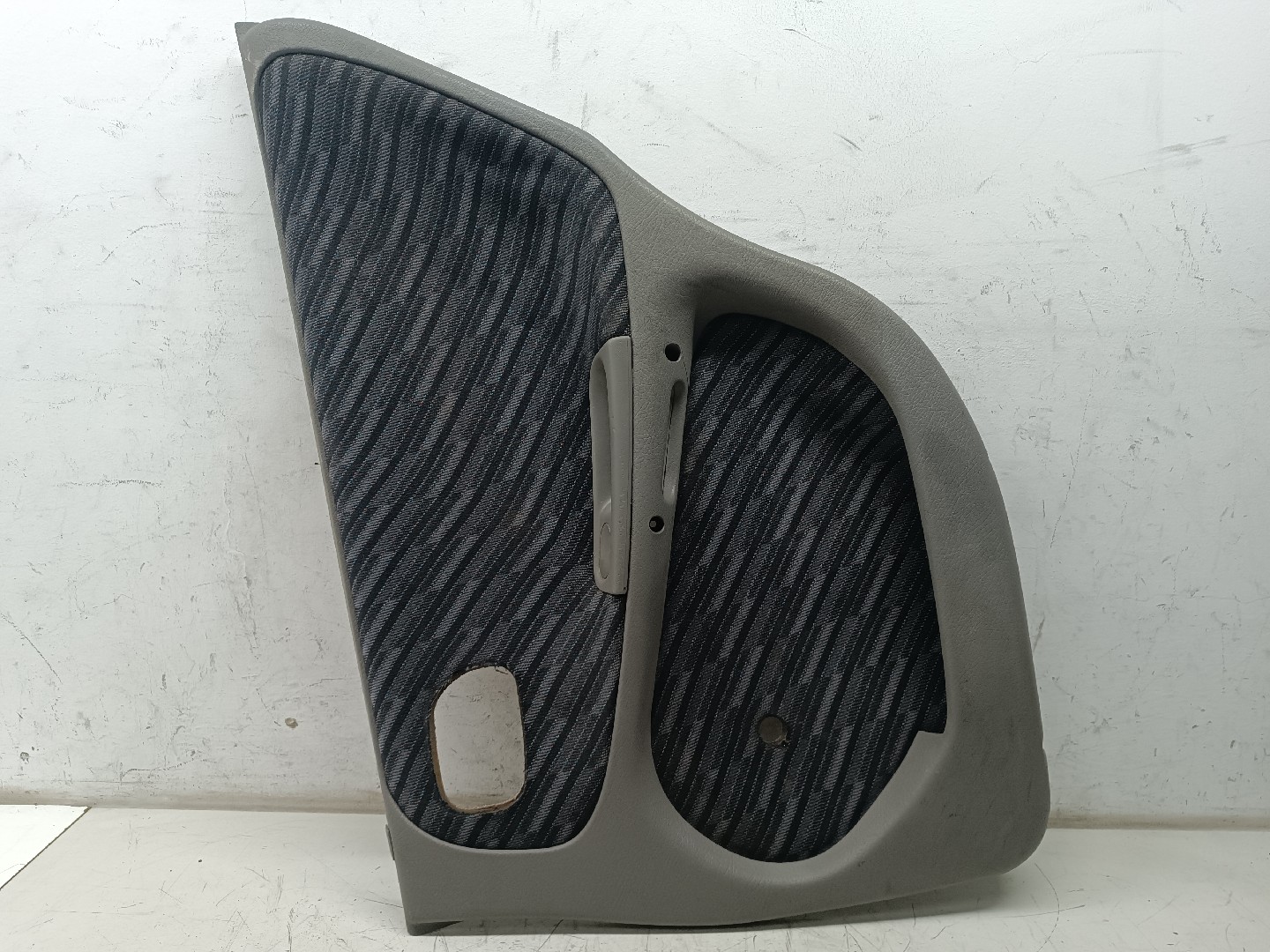 Quartela de porta trás direita OPEL ASTRA F Combi (T92) | 91 - 98 Imagem-5