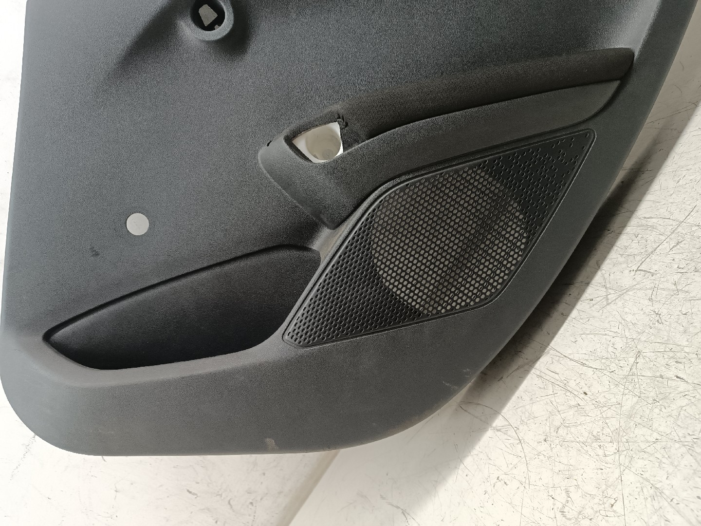 Quartela de porta trás direita PEUGEOT 208 I (CA_, CC_) | 12 -  Imagem-2