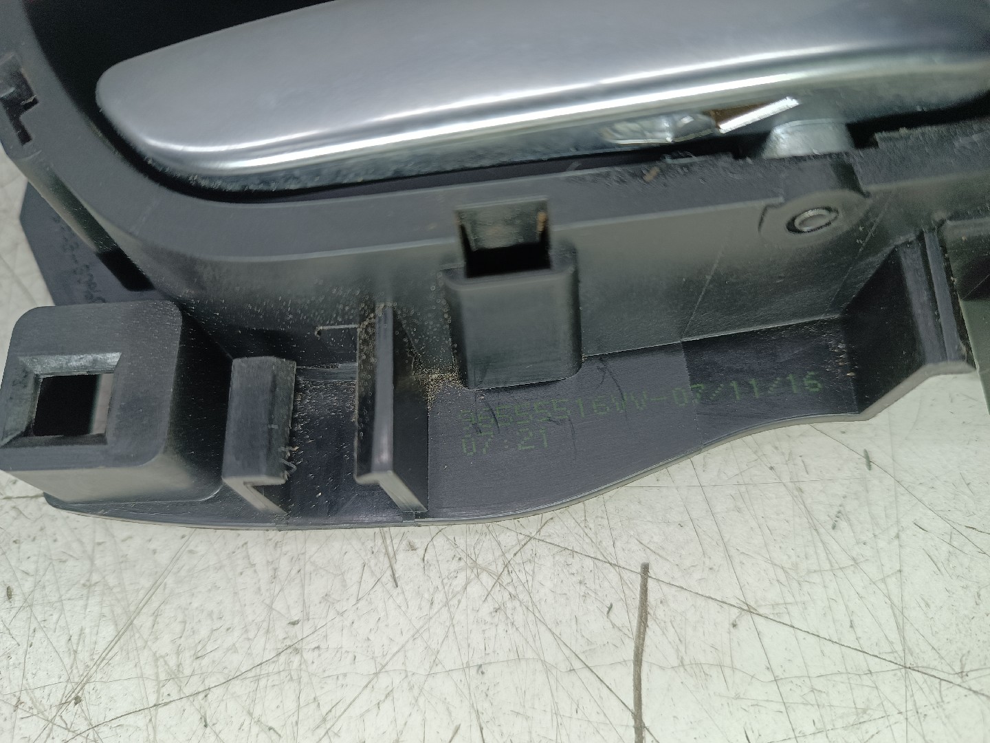 Puxador interior de porta traseira direita PEUGEOT 208 I (CA_, CC_) | 12 -  Imagem-2
