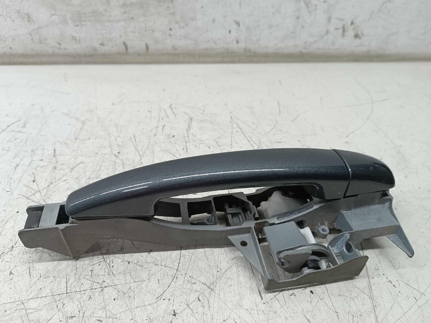 Puxador exterior traseiro direito PEUGEOT 208 I (CA_, CC_) | 12 - 