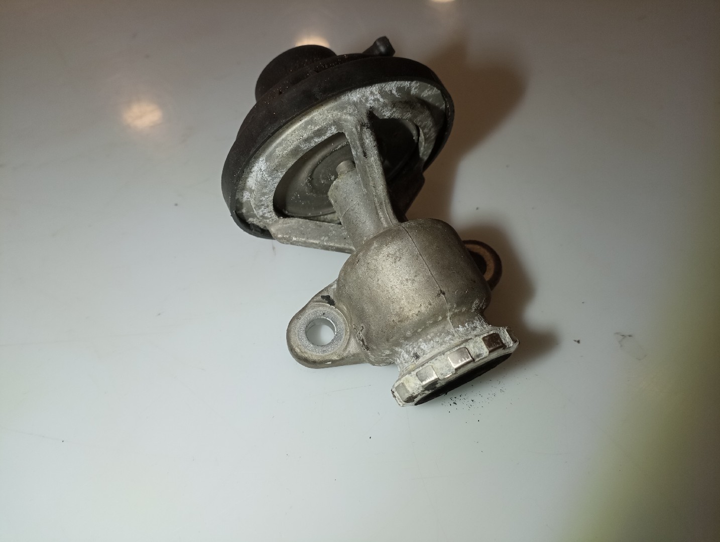 Válvula EGR VOLKSWAGEN CADDY III Caixa (2KA, 2KH, 2CA, 2CH) | 04 - 15 Imagem-4