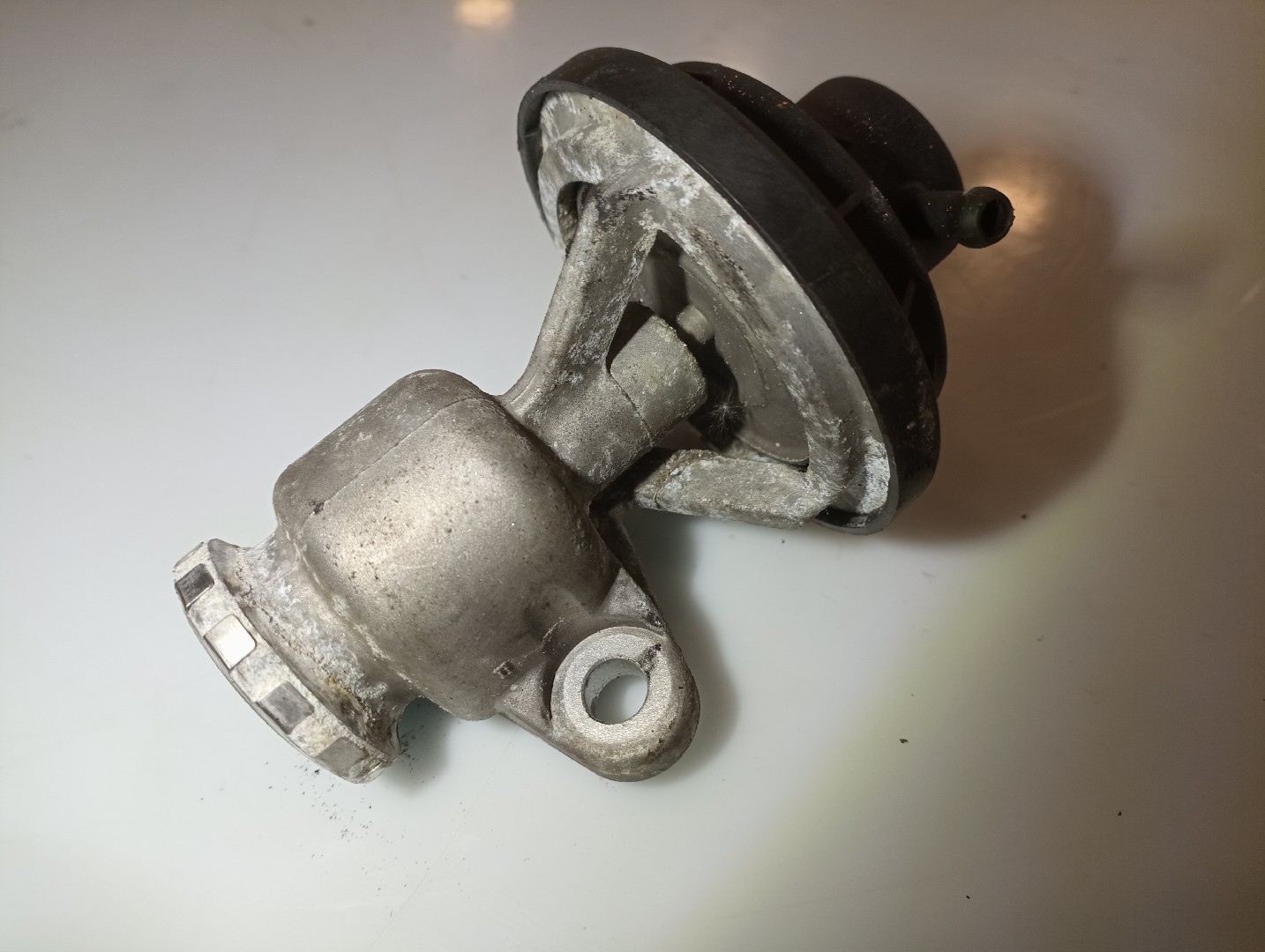 Válvula EGR VOLKSWAGEN CADDY III Caixa (2KA, 2KH, 2CA, 2CH) | 04 - 15 Imagem-3