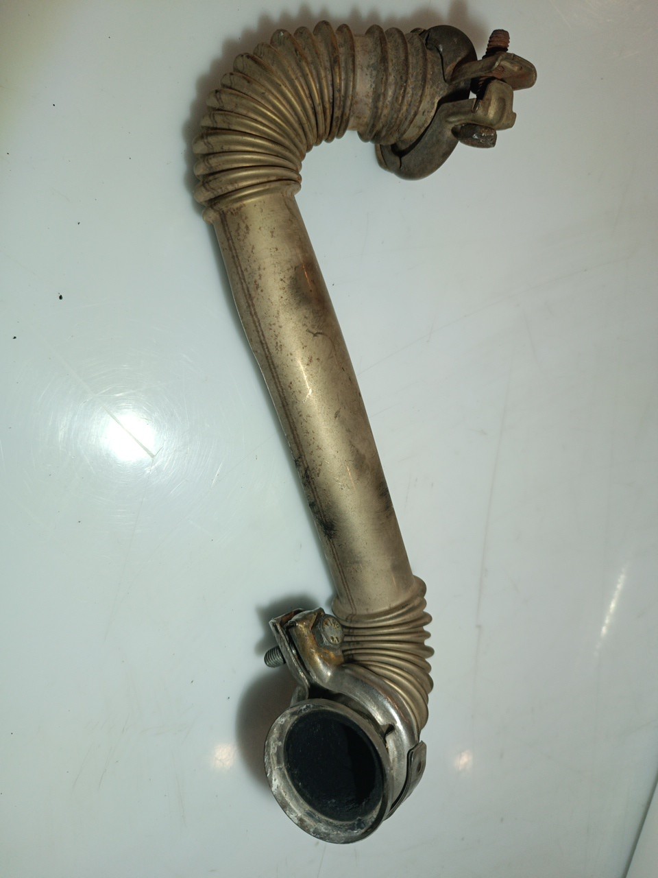 Tubo de EGR VOLKSWAGEN CADDY III Caixa (2KA, 2KH, 2CA, 2CH) | 04 - 15