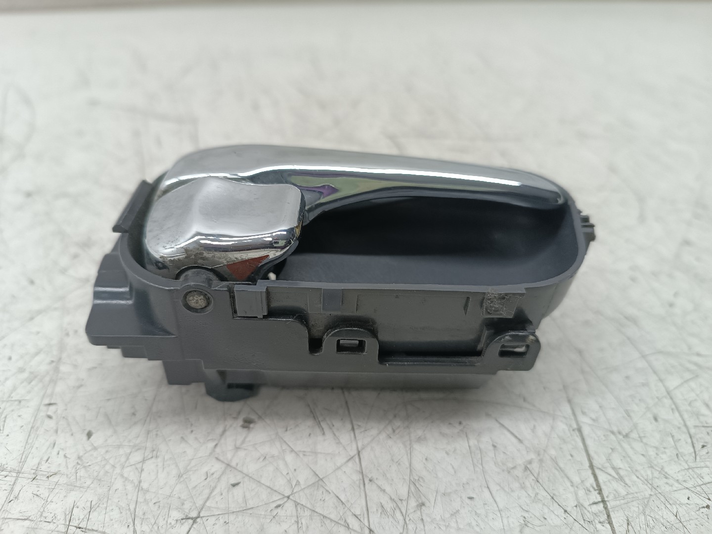 Puxador interior de porta frente direita NISSAN PRIMERA Traveller (WP11) | 96 - 02 Imagem-5