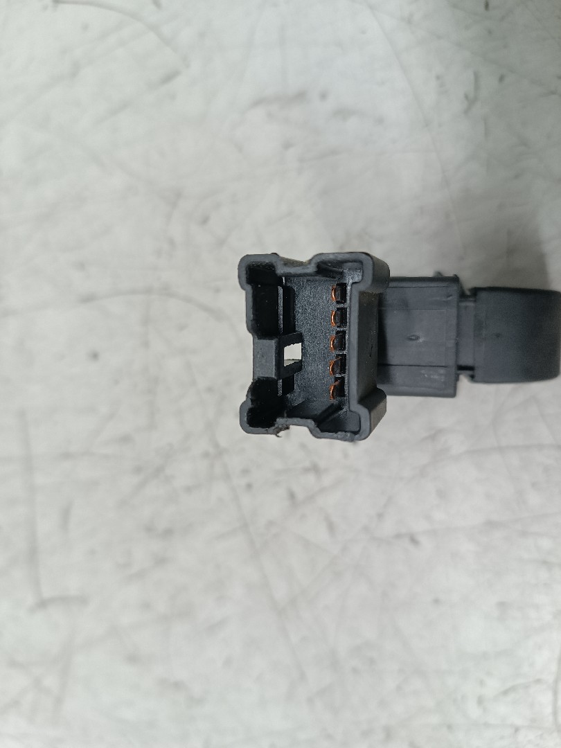 Comutador de vidro frente direito NISSAN PRIMERA Traveller (WP11) | 96 - 02 Imagem-2