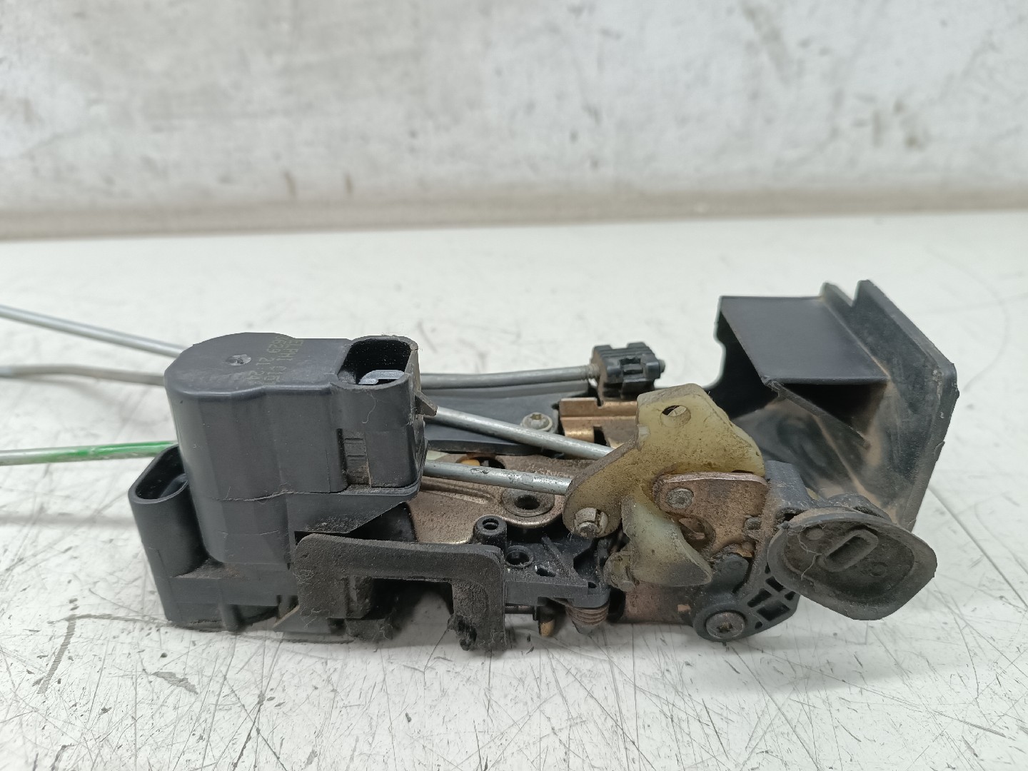 Fecho da Porta Trás Esquerdo ALFA ROMEO 156 (932_) | 97 - 05 Imagem-4