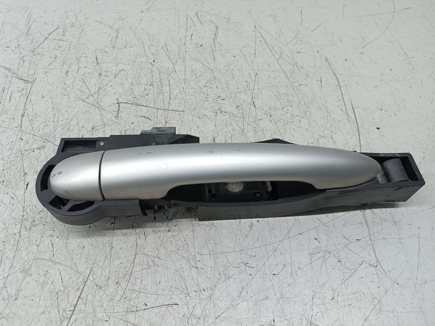 Puxador exterior traseiro esquerdo RENAULT CLIO III Caixa (SB_, SR_) | 05 - 