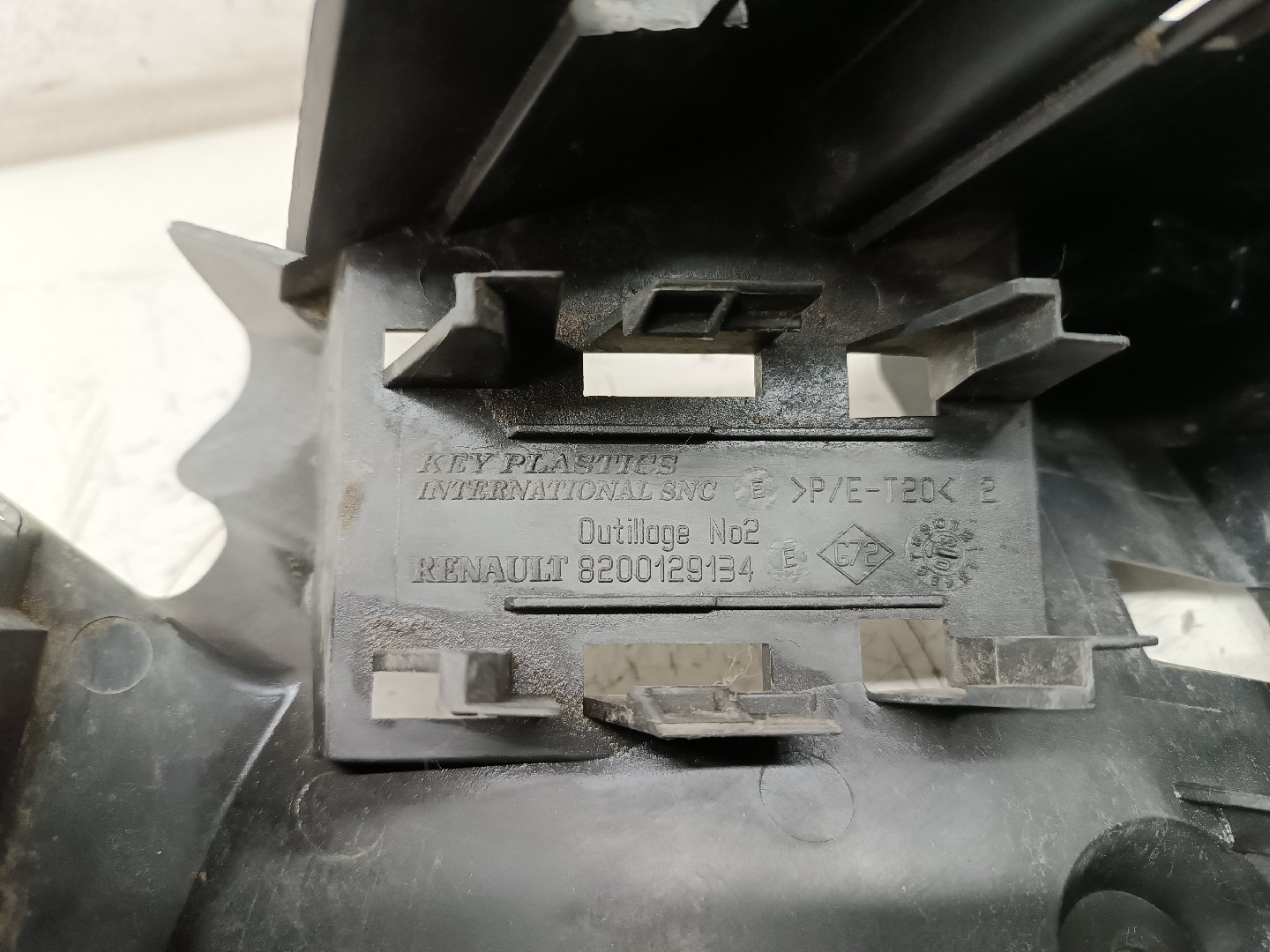 Tampa de caixa de fusiveis RENAULT CLIO II Caixa (SB0/1/2_) | 98 -  Imagem-1