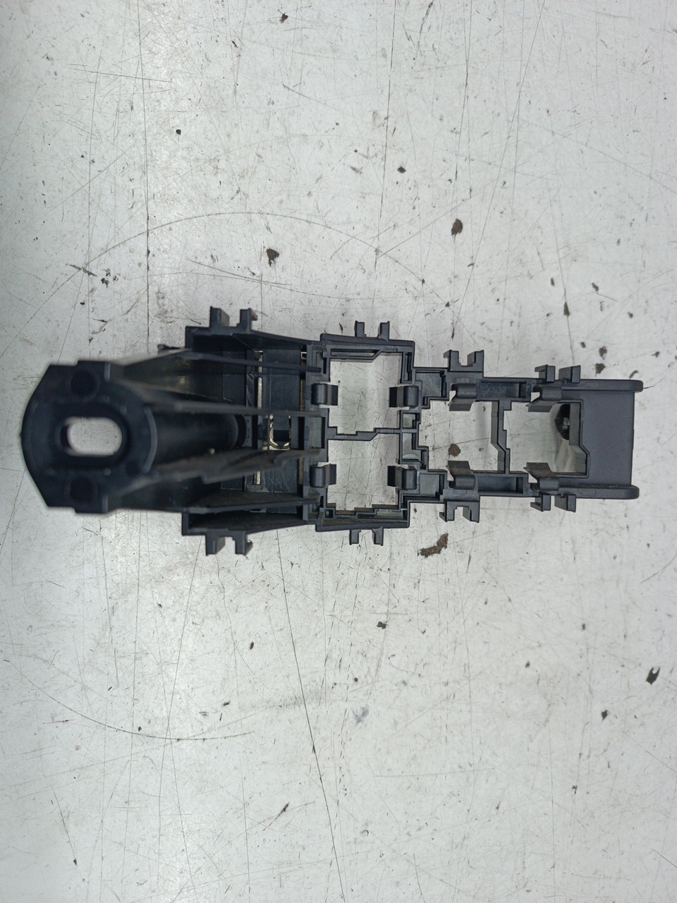 Placa de suporte de fusíveis AUDI A4 Avant (8E5, B6) | 00 - 05 Imagem-1