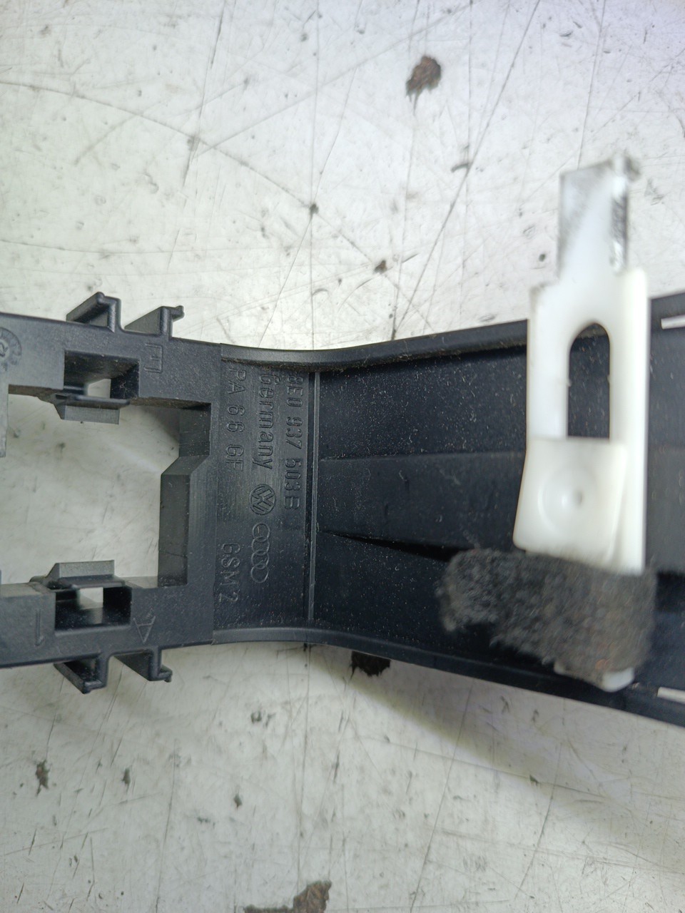 Placa de suporte de fusíveis AUDI A4 Avant (8E5, B6) | 00 - 05 Imagem-3