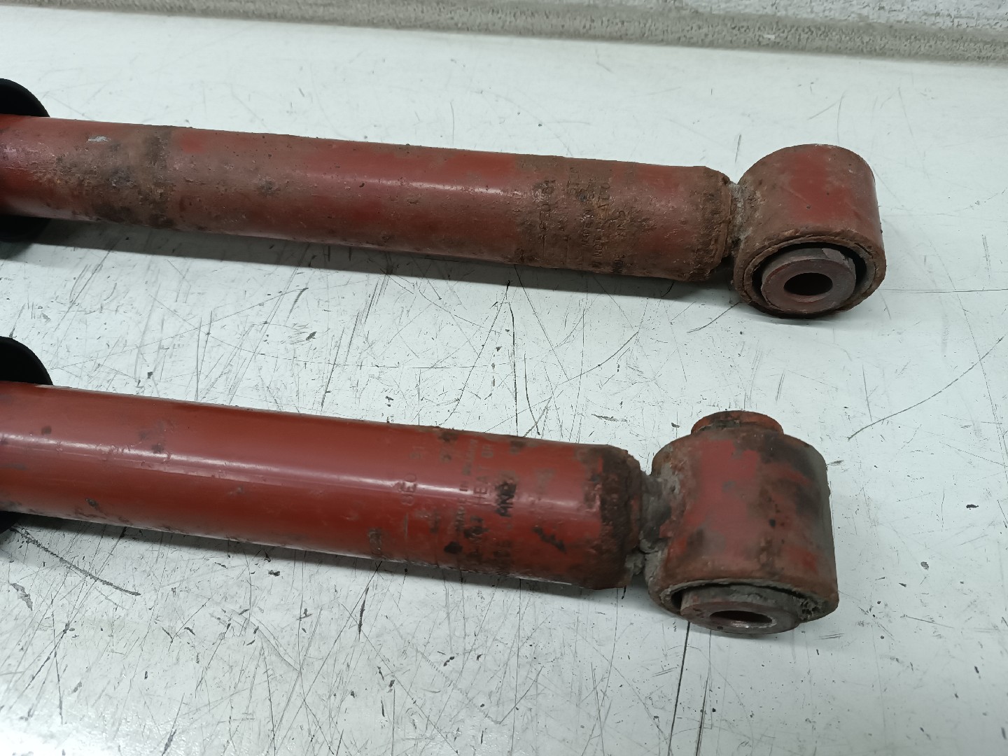 Amortecedores traseiros AUDI A4 Avant (8E5, B6) | 00 - 05 Imagem-2