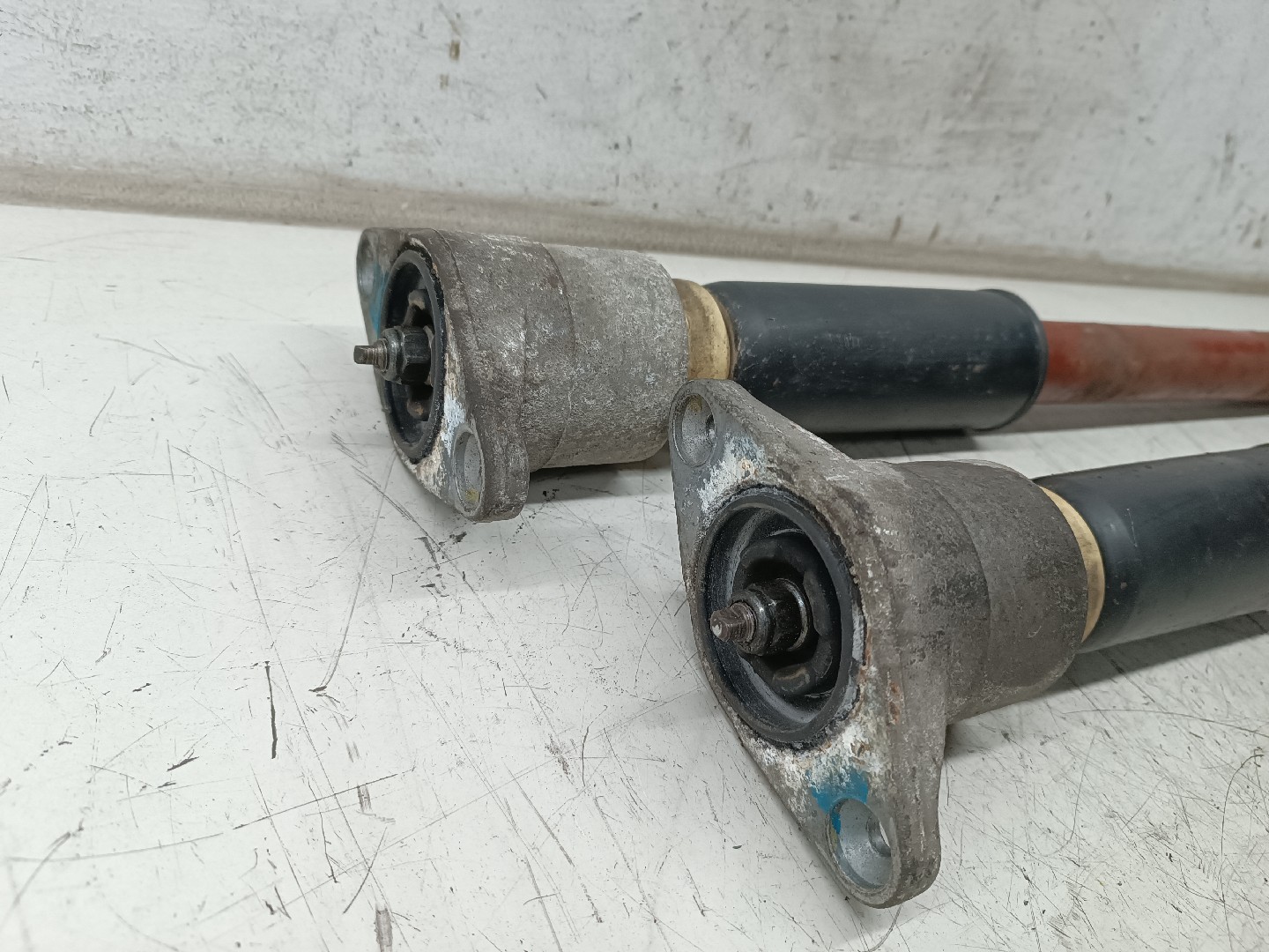 Amortecedores traseiros AUDI A4 Avant (8E5, B6) | 00 - 05 Imagem-1