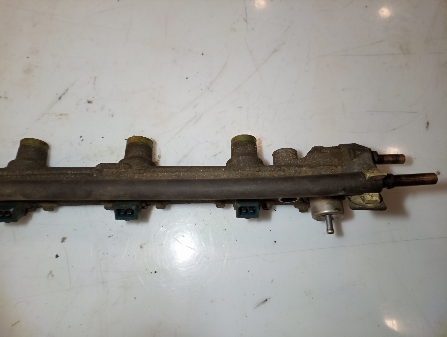 Regua de injeção FORD FIESTA IV (JA_, JB_) | 95 - 02 Imagem-2