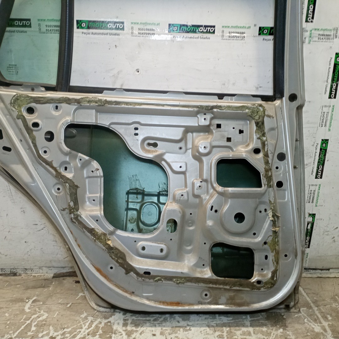 Porta Traseira Esquerda NISSAN PRIMERA Traveller (WP11) | 96 - 02 Imagem-4