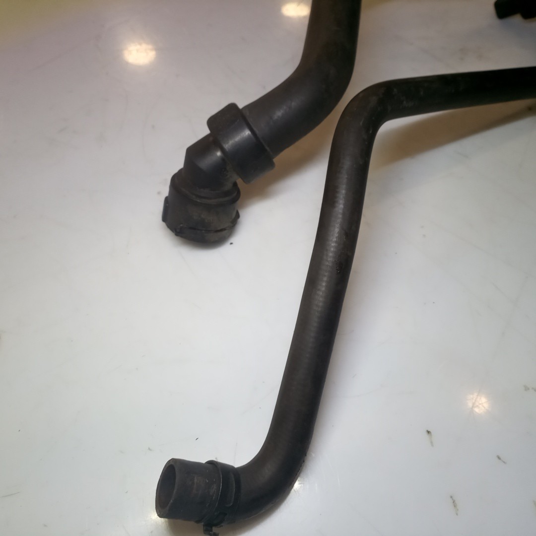 Tubo de Água VOLKSWAGEN PASSAT Variant (3B6) | 00 - 05 Imagem-1