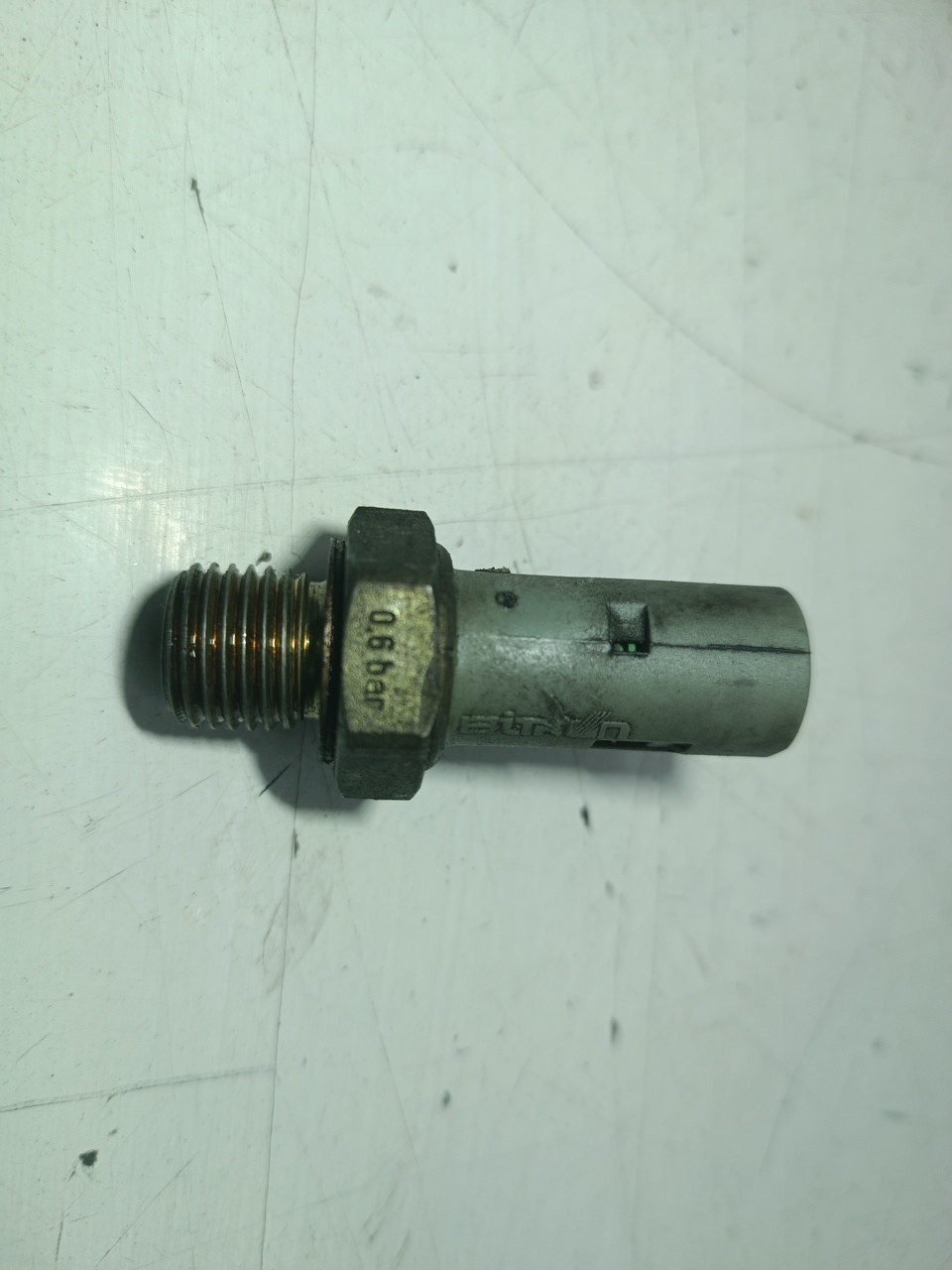 Sensor de Pressão do Óleo RENAULT SCÉNIC II (JM0/1_) | 03 - 10