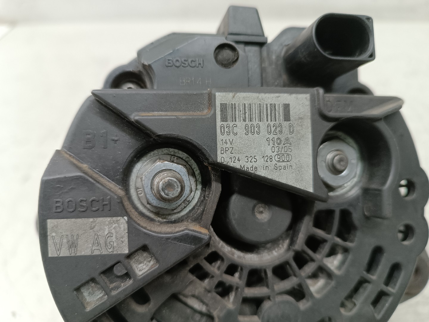 Alternador VOLKSWAGEN PASSAT Variant (3B6) | 00 - 05 Imagem-1