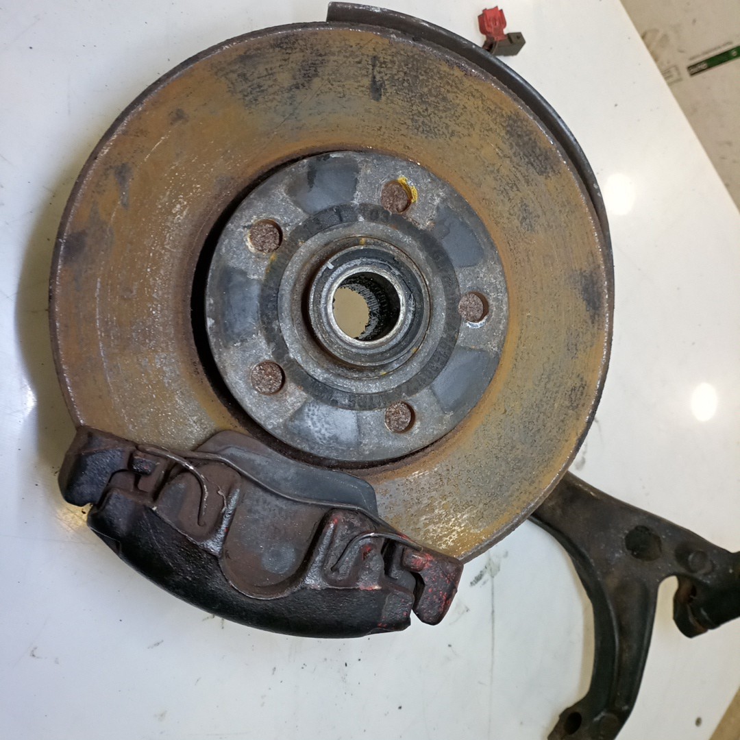 Manga de Eixo Frente Esquerda VOLKSWAGEN PASSAT Variant (3B6) | 00 - 05 Imagem-1