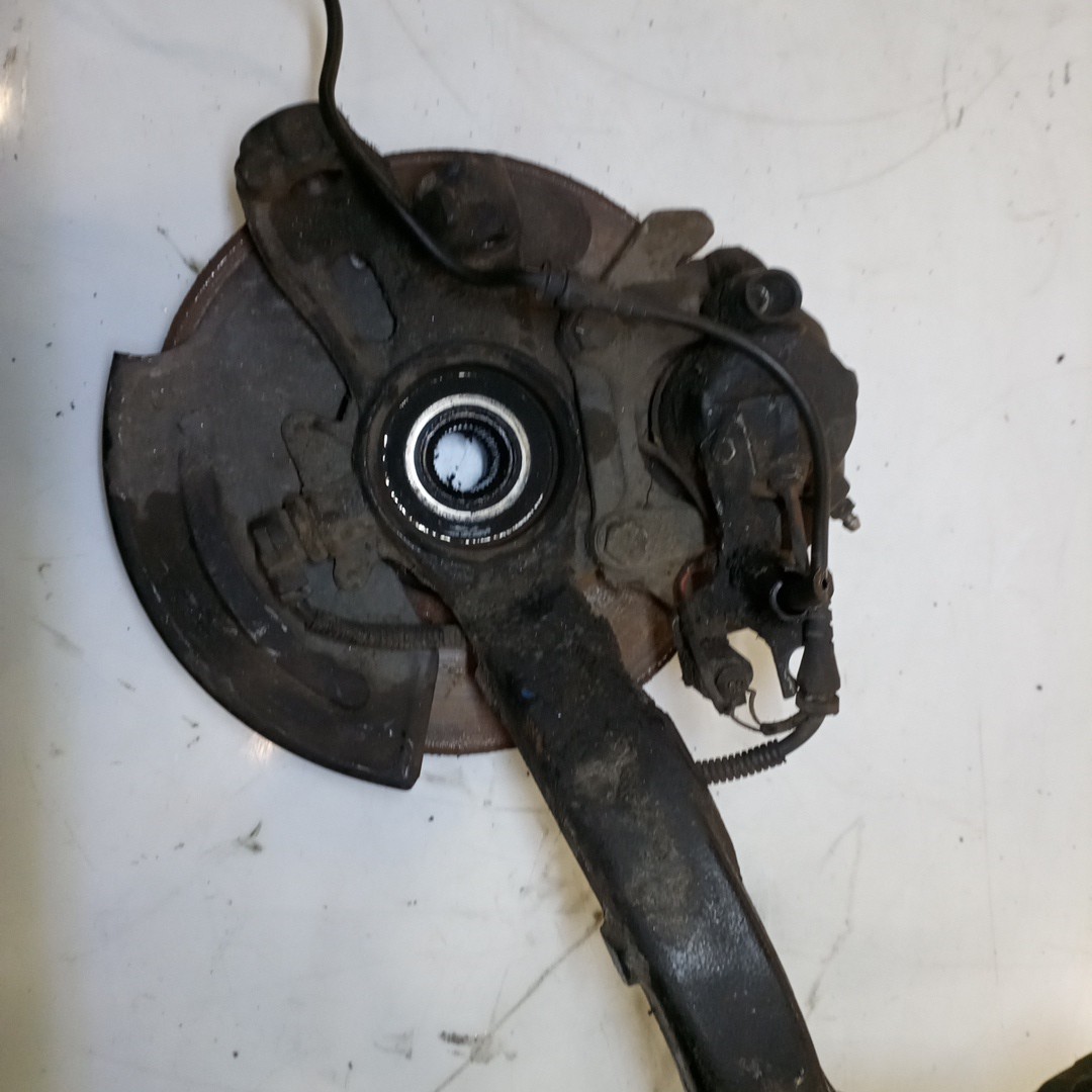 Manga de Eixo Frente Esquerda VOLKSWAGEN PASSAT Variant (3B6) | 00 - 05 Imagem-4