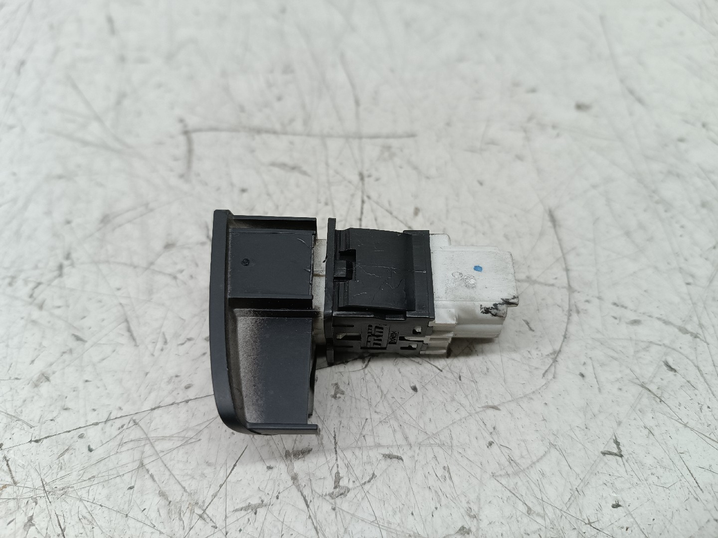 Comutador de Alarme PEUGEOT 307 SW (3H) | 02 - 09 Imagem-1