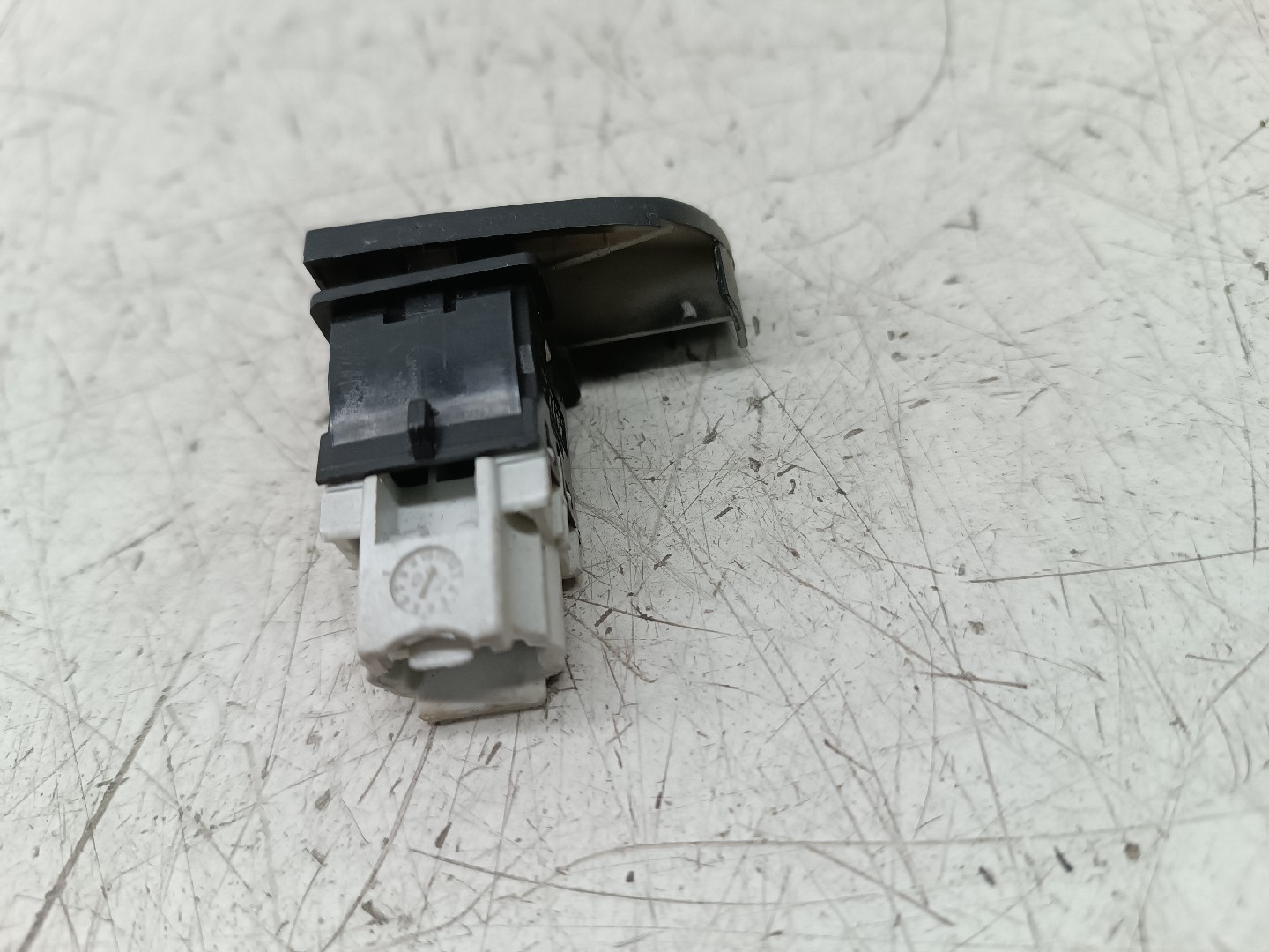 Comutador de Alarme PEUGEOT 307 SW (3H) | 02 - 09 Imagem-4