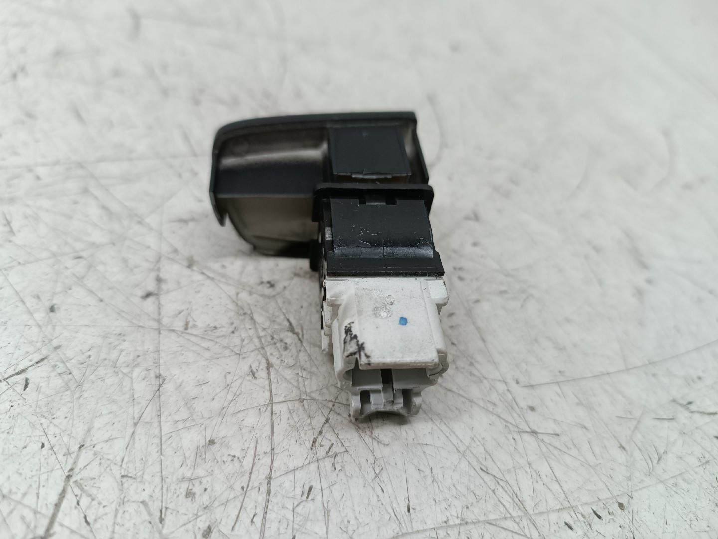 Comutador de Alarme PEUGEOT 307 SW (3H) | 02 - 09 Imagem-3