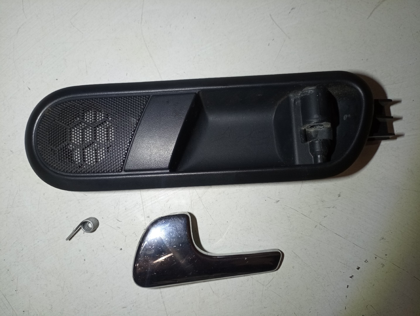 Puxador interior de porta traseira esquerda SEAT IBIZA III (6L1) | 02 - 09 Imagem-1