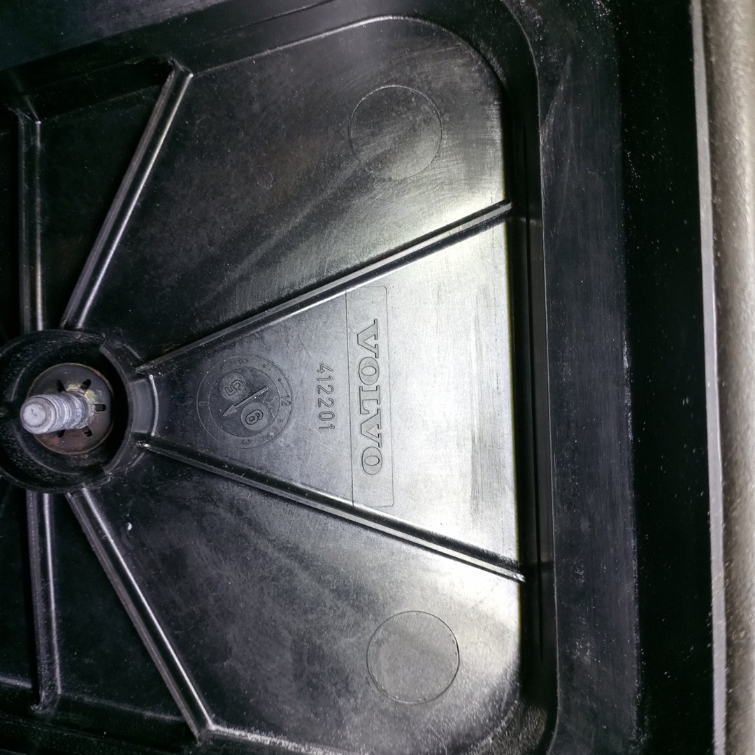 Tampa de caixa de fusiveis VOLVO 460 L (464) | 88 - 96 Imagem-3