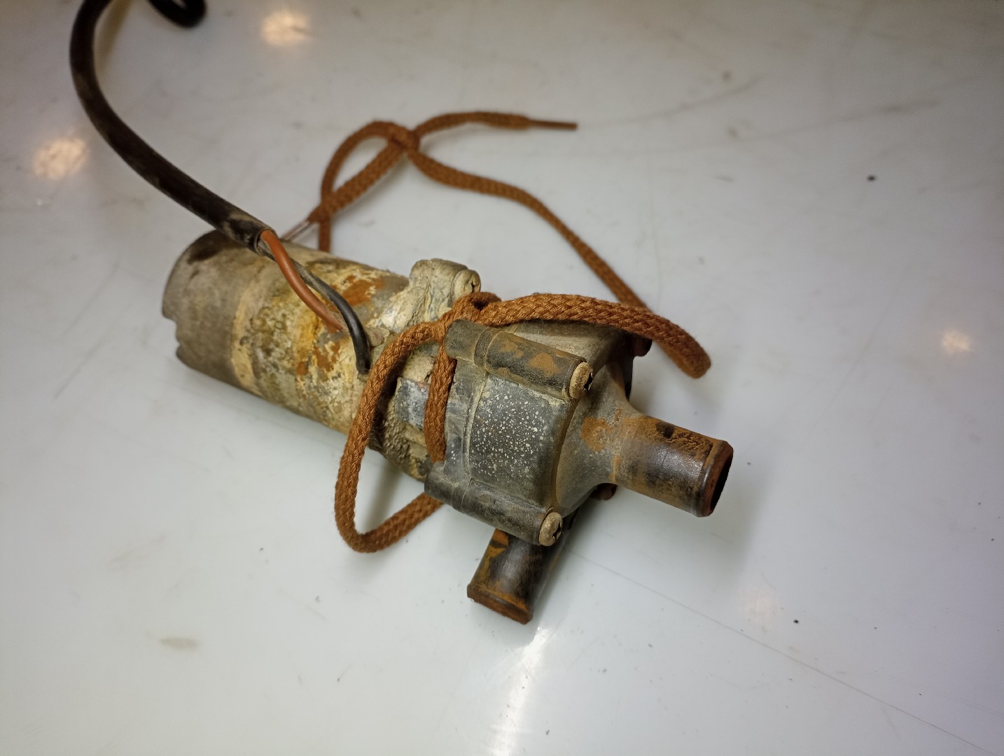 Bomba de Água VOLVO 460 L (464) | 88 - 96 Imagem-3