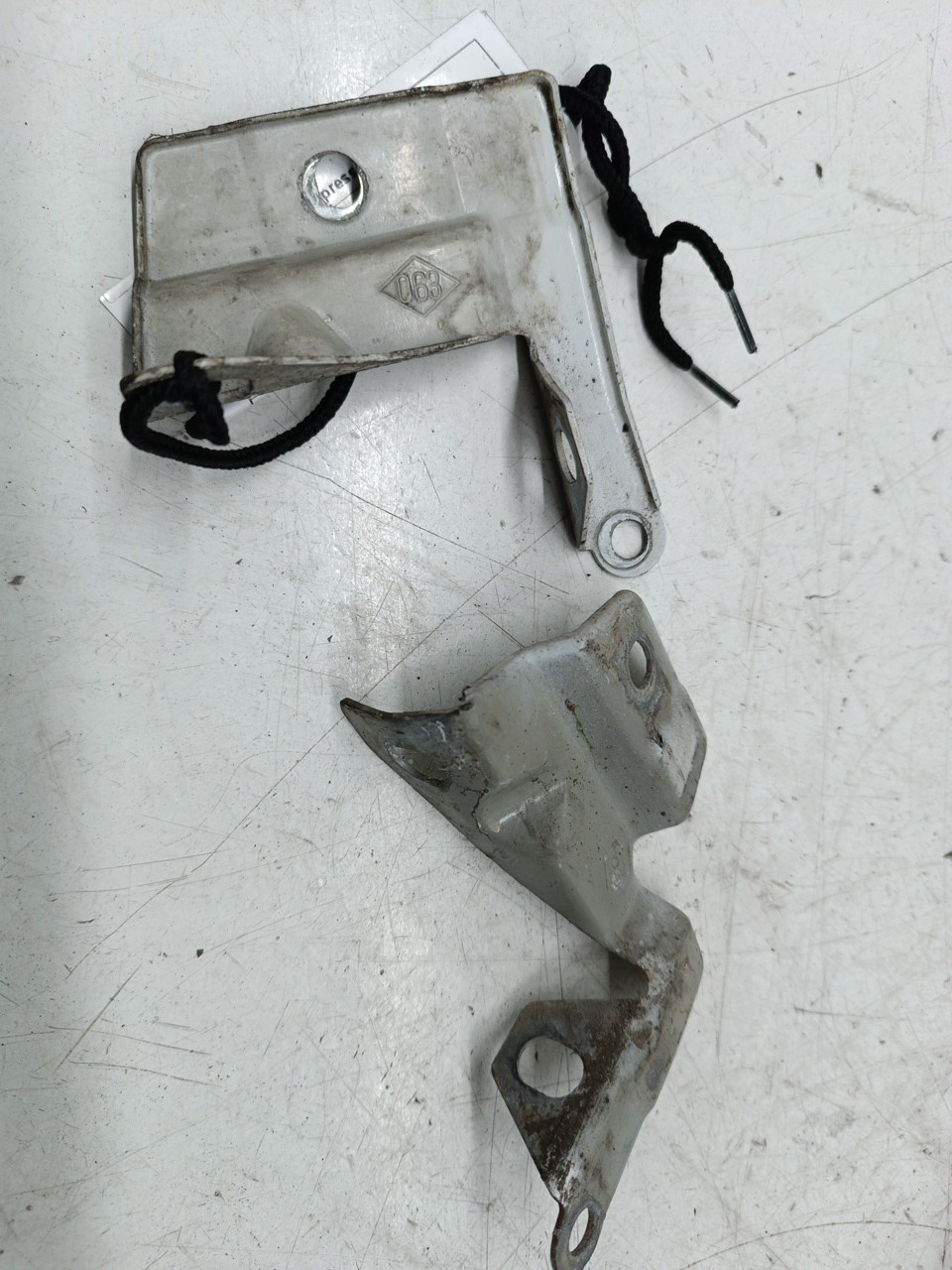 Suporte de montagem guarda lamas RENAULT KANGOO Express (FC0/1_) | 97 -  Imagem-3