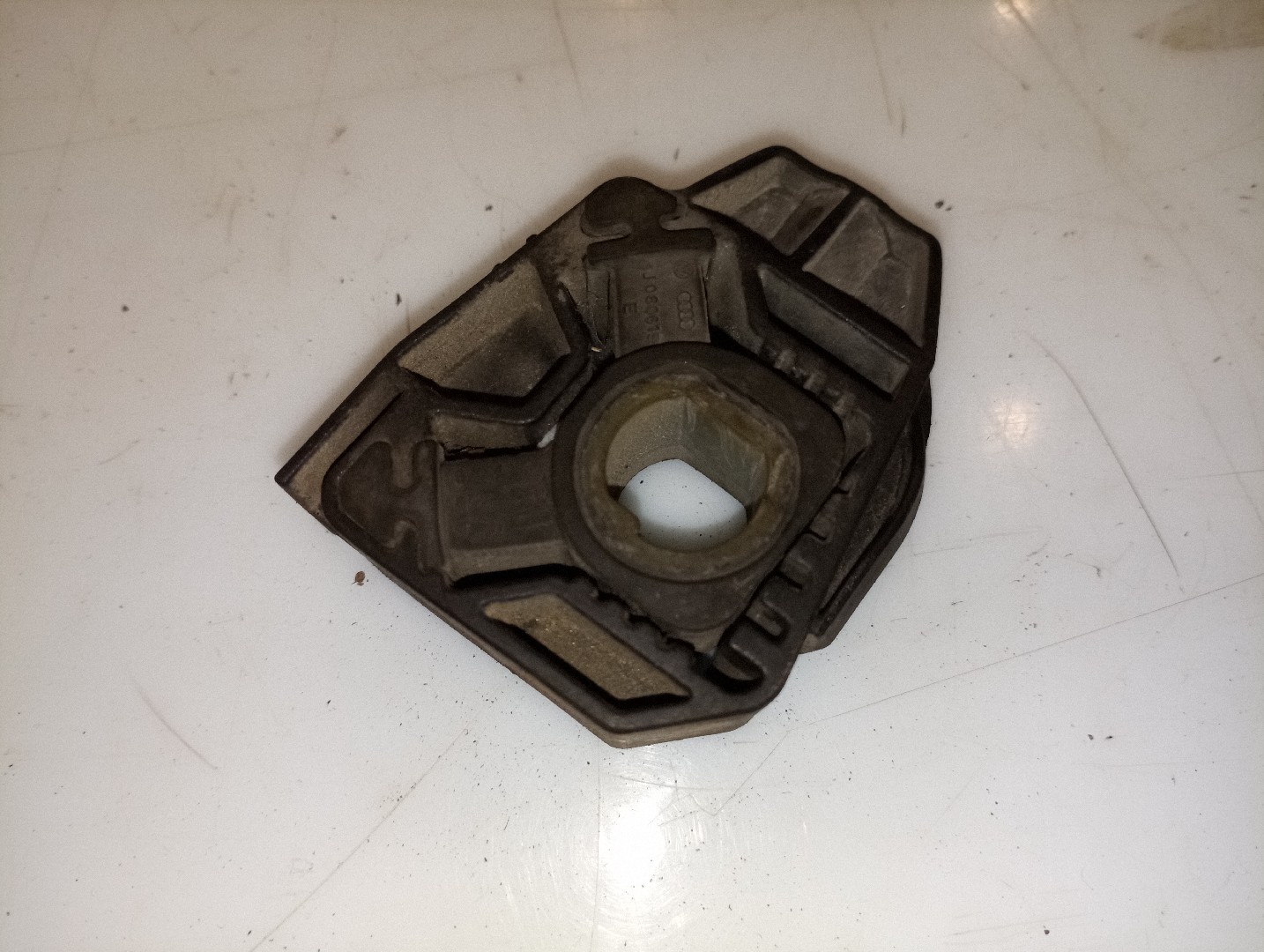 Suporte de radiador AUDI A3 (8L1) | 96 - 06 Imagem-1