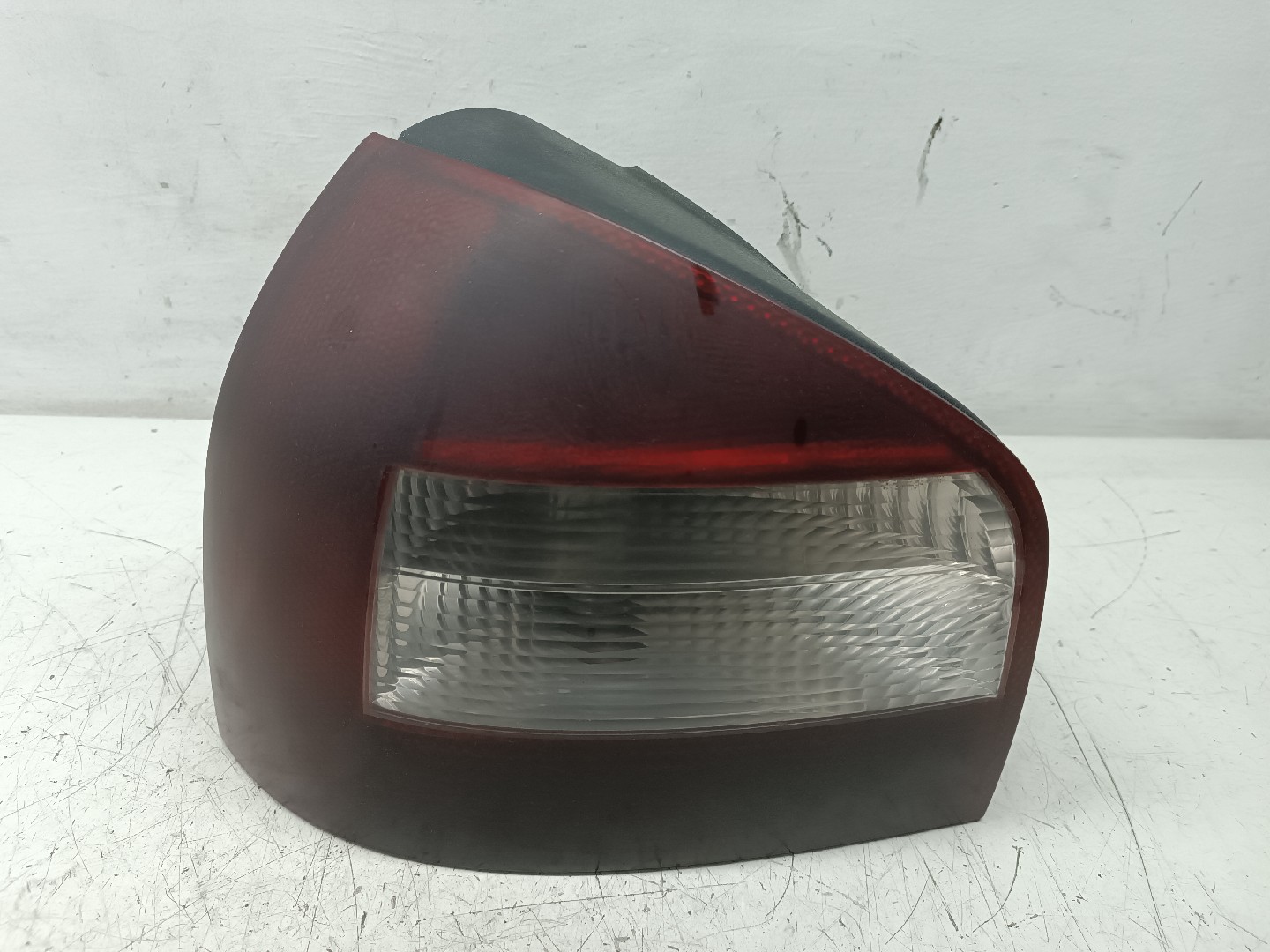 Left Tail Light  AUDI A3 (8L1) | 96 - 06