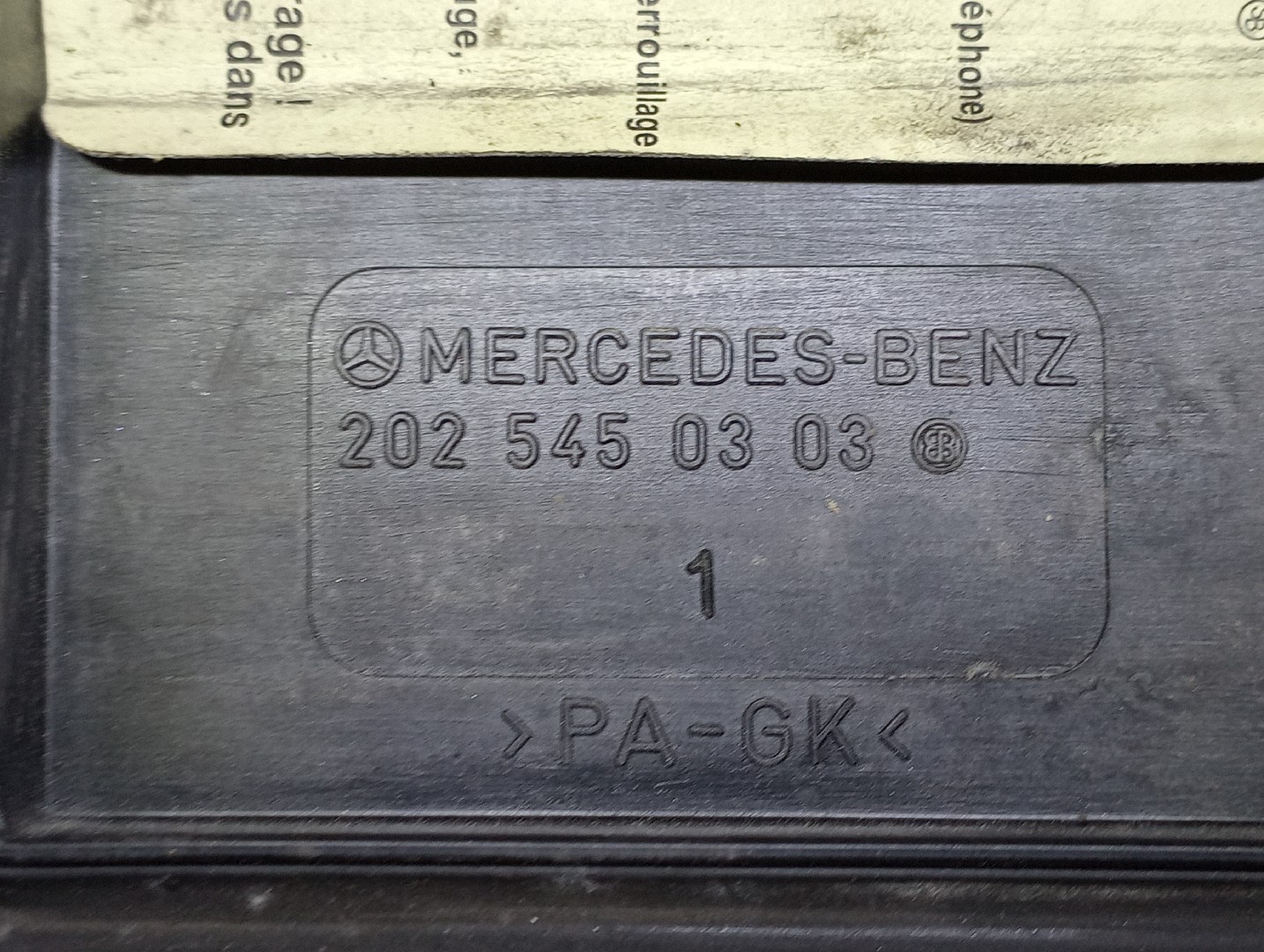 Tampa de caixa de fusiveis MERCEDES-BENZ C-CLASS (W202) | 93 - 00 Imagem-2