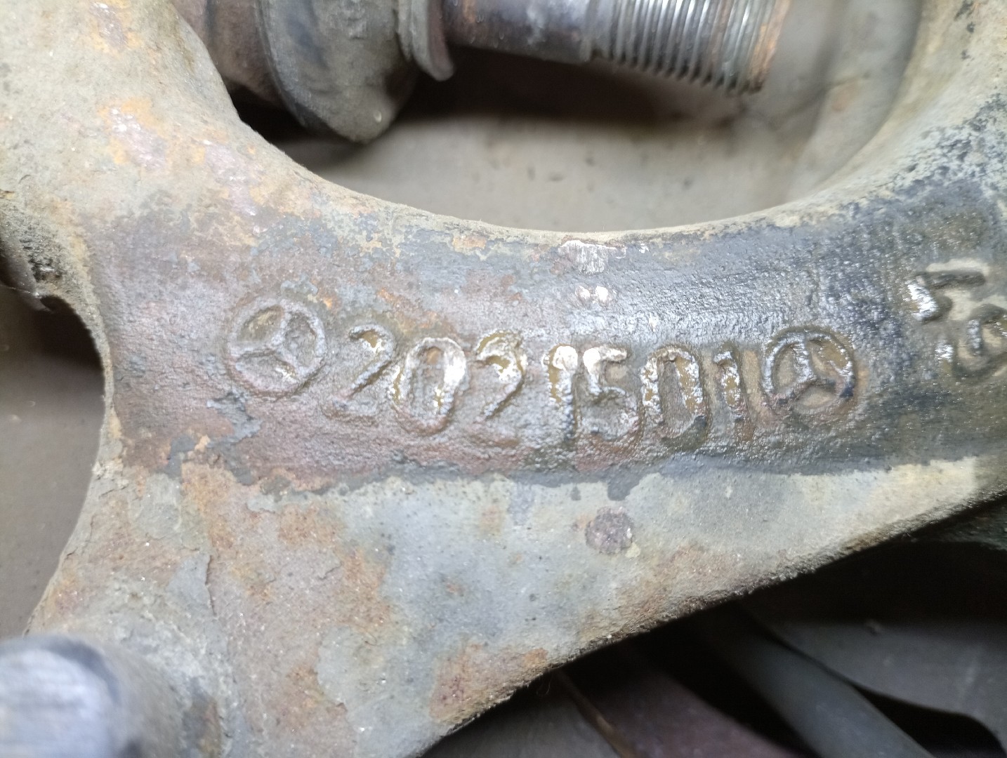 Manga de eixo frente direita MERCEDES-BENZ C-CLASS (W202) | 93 - 00 Imagem-4