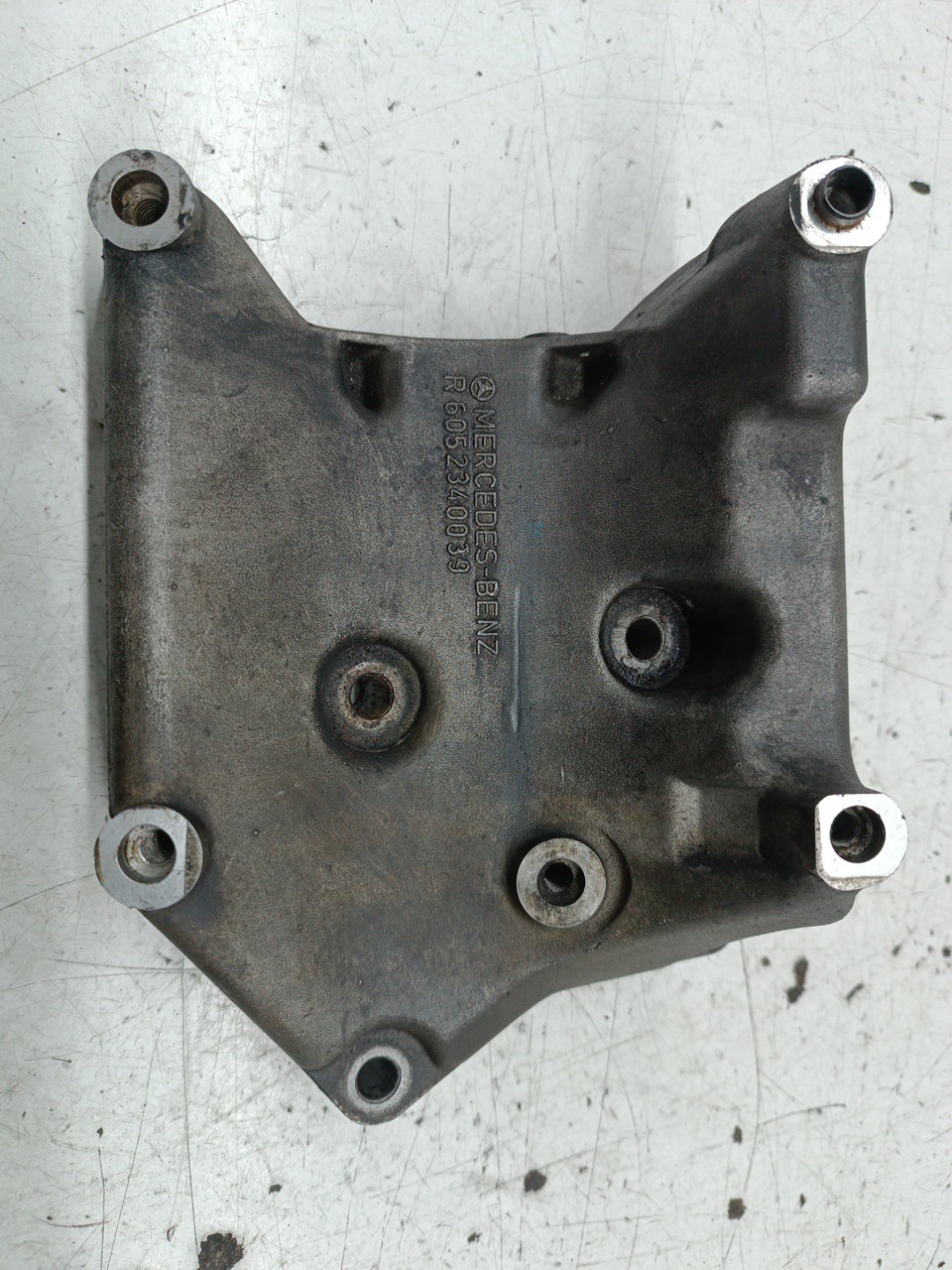 Suporte de Compressor de Ar Condicionado MERCEDES-BENZ C-CLASS (W202) | 93 - 00