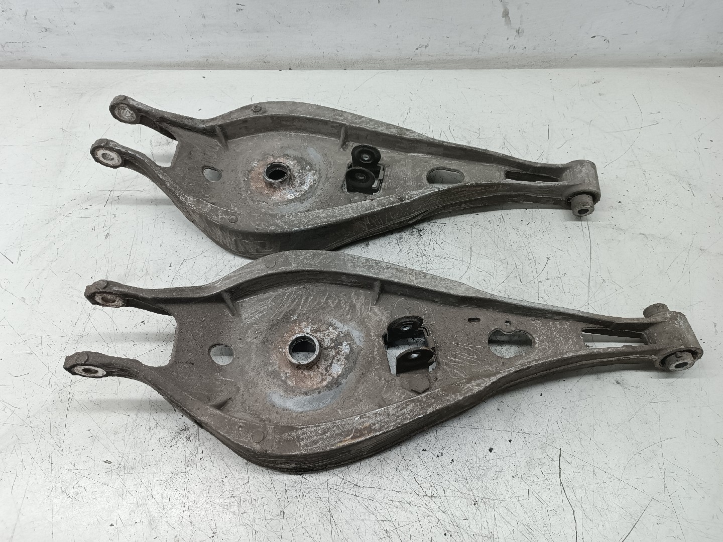 Braços de suspensão esquerdo e direito BMW 3 Compact (E46) | 01 - 05