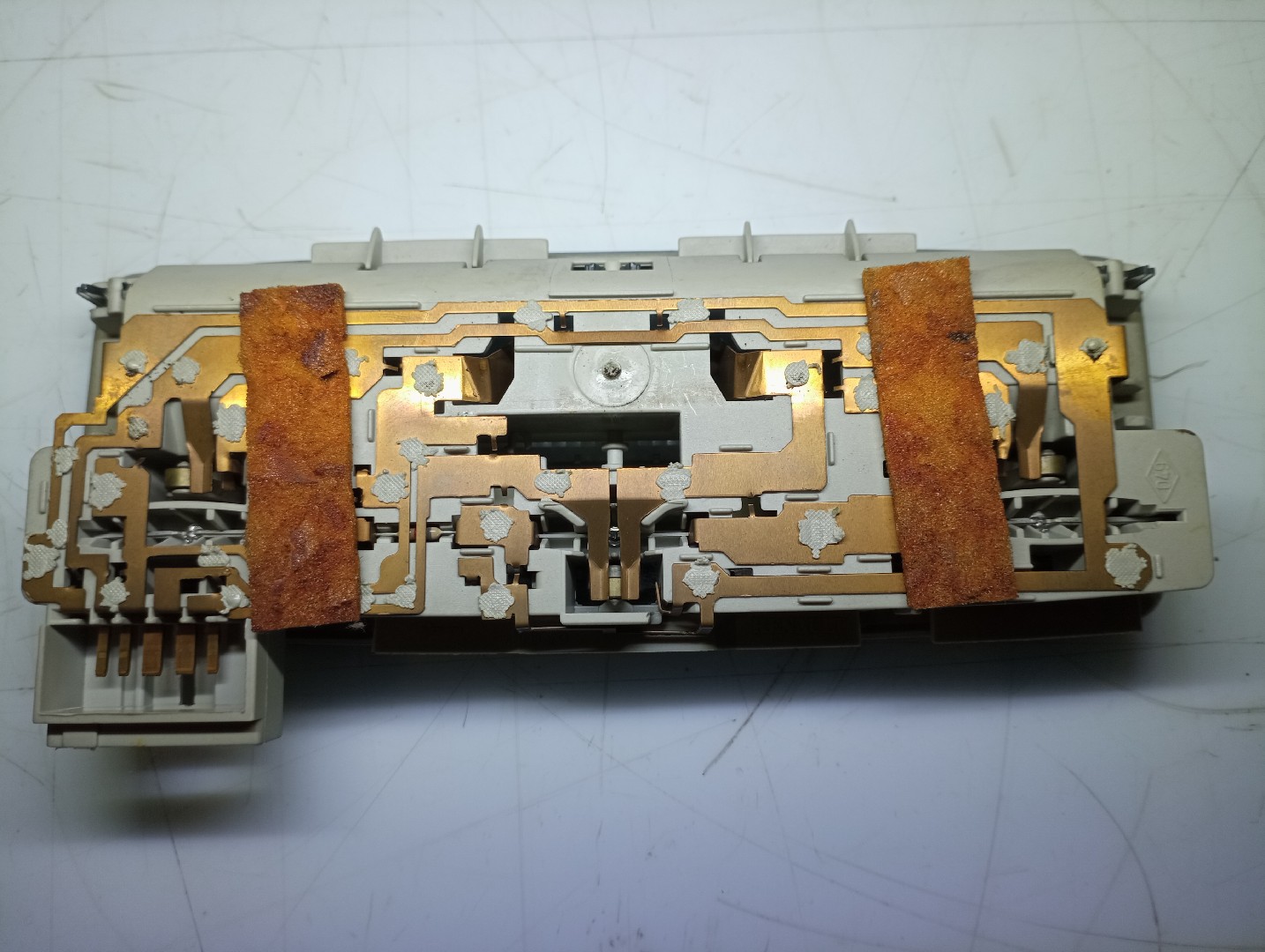 Plafonier interior frente RENAULT LAGUNA II (BG0/1_) | 01 - 07 Imagem-1