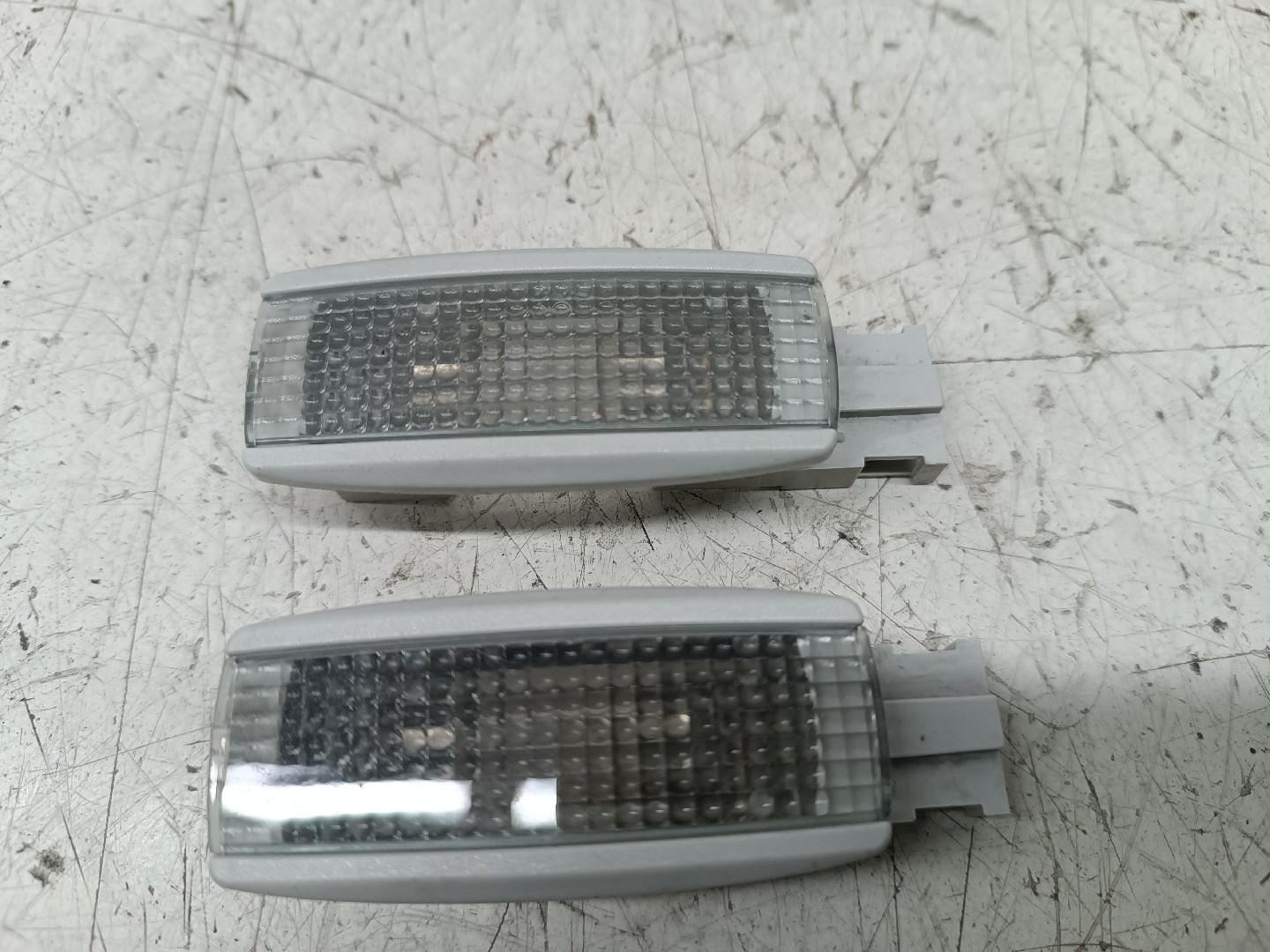 Luz de cortesia SEAT ALTEA (5P1) | 04 -  Imagem-3