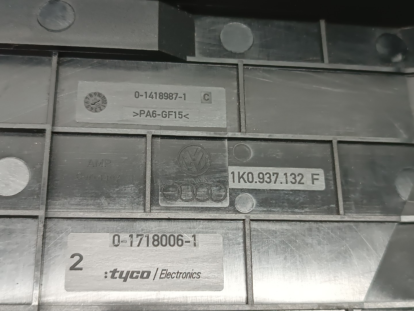 Tampa de caixa de fusiveis SEAT ALTEA (5P1) | 04 -  Imagem-3