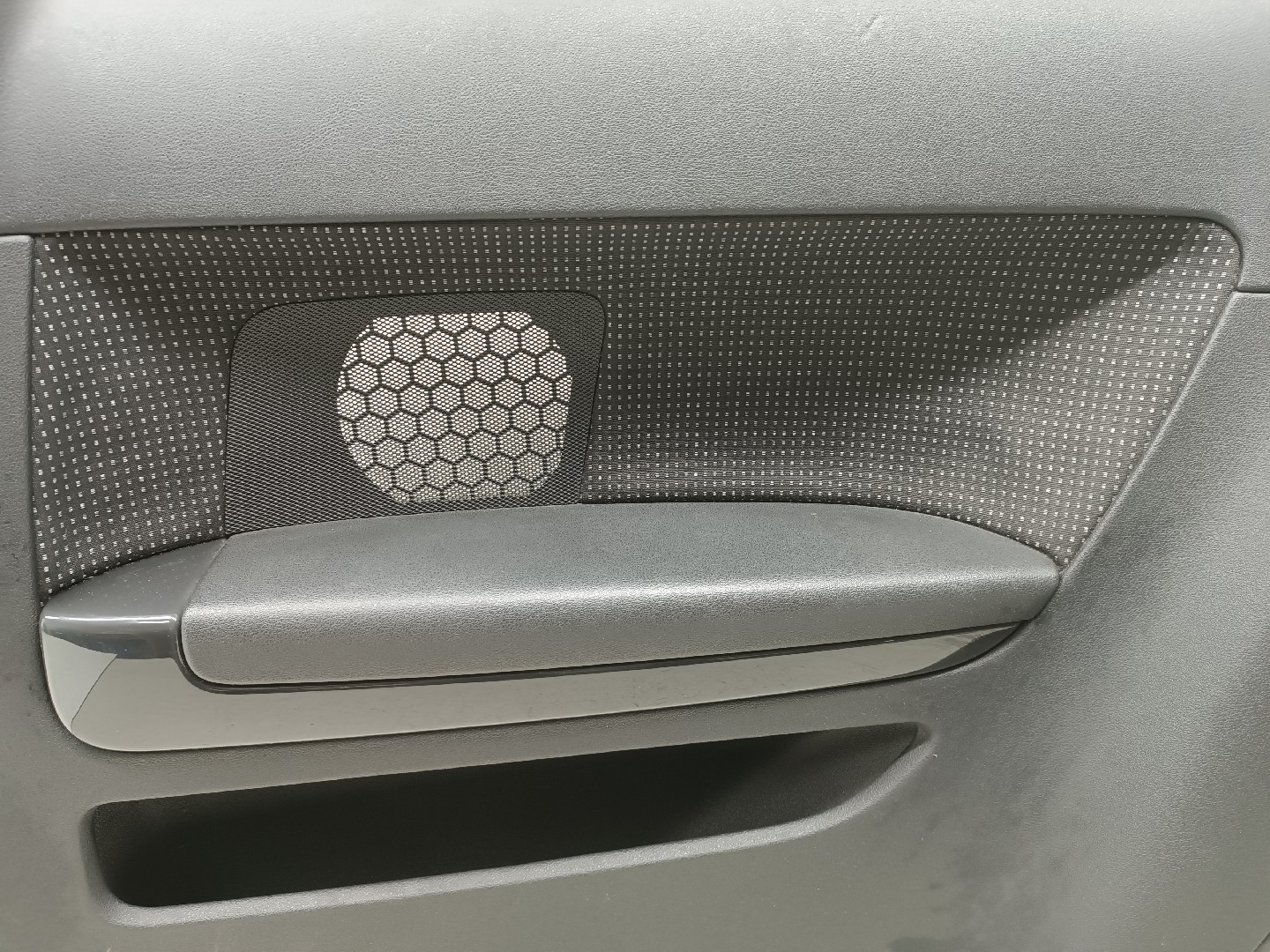 Quartela de porta trás direita AUDI A3 (8P1) | 03 - 13 Imagem-2