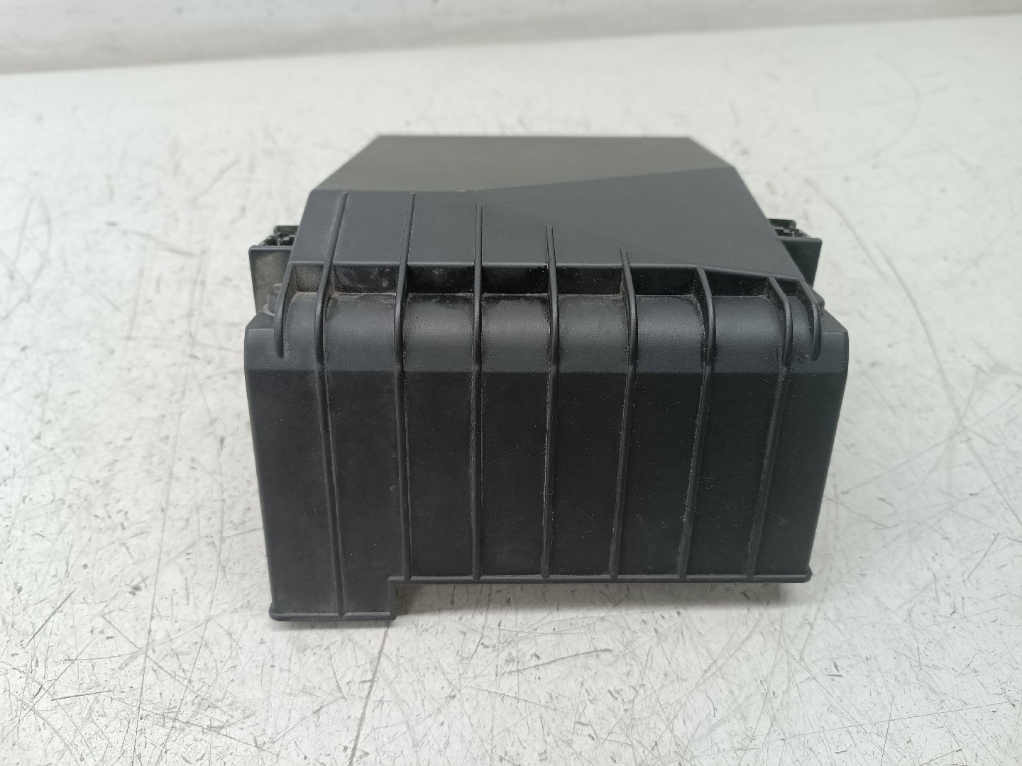 Tampa de caixa de fusiveis AUDI A3 (8P1) | 03 - 13 Imagem-1