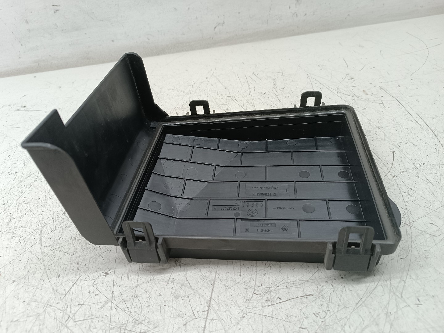 Tampa de caixa de fusiveis AUDI A3 (8P1) | 03 - 13 Imagem-5