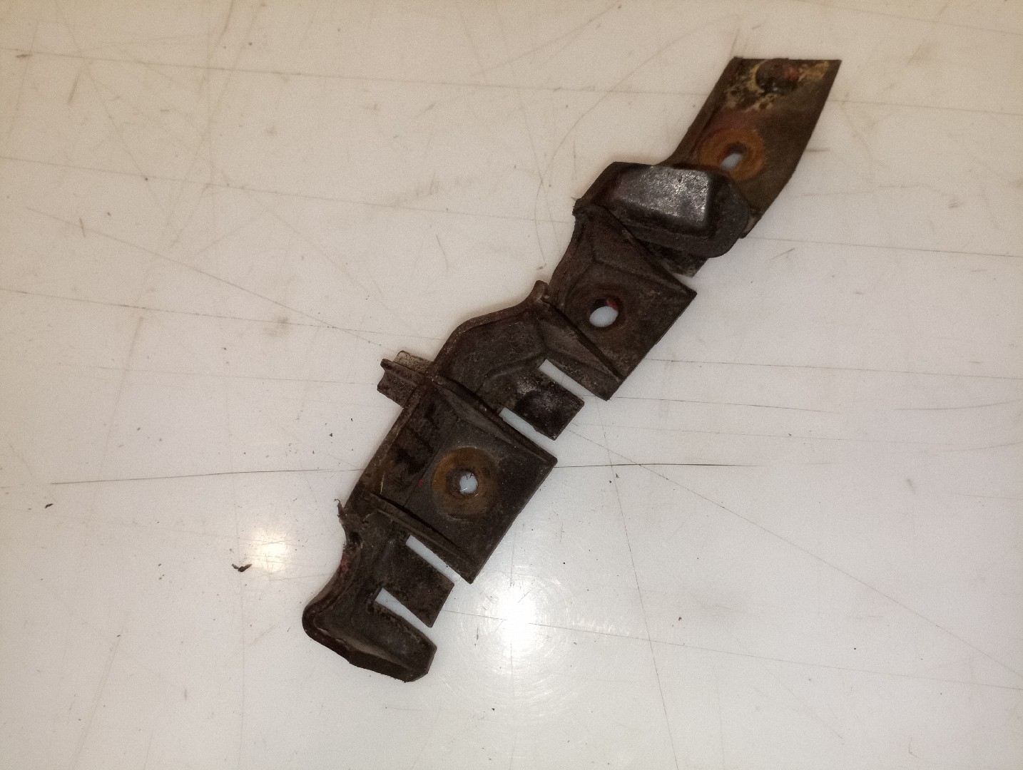 Suporte de montagem guarda lamas AUDI A3 (8P1) | 03 - 13 Imagem-3