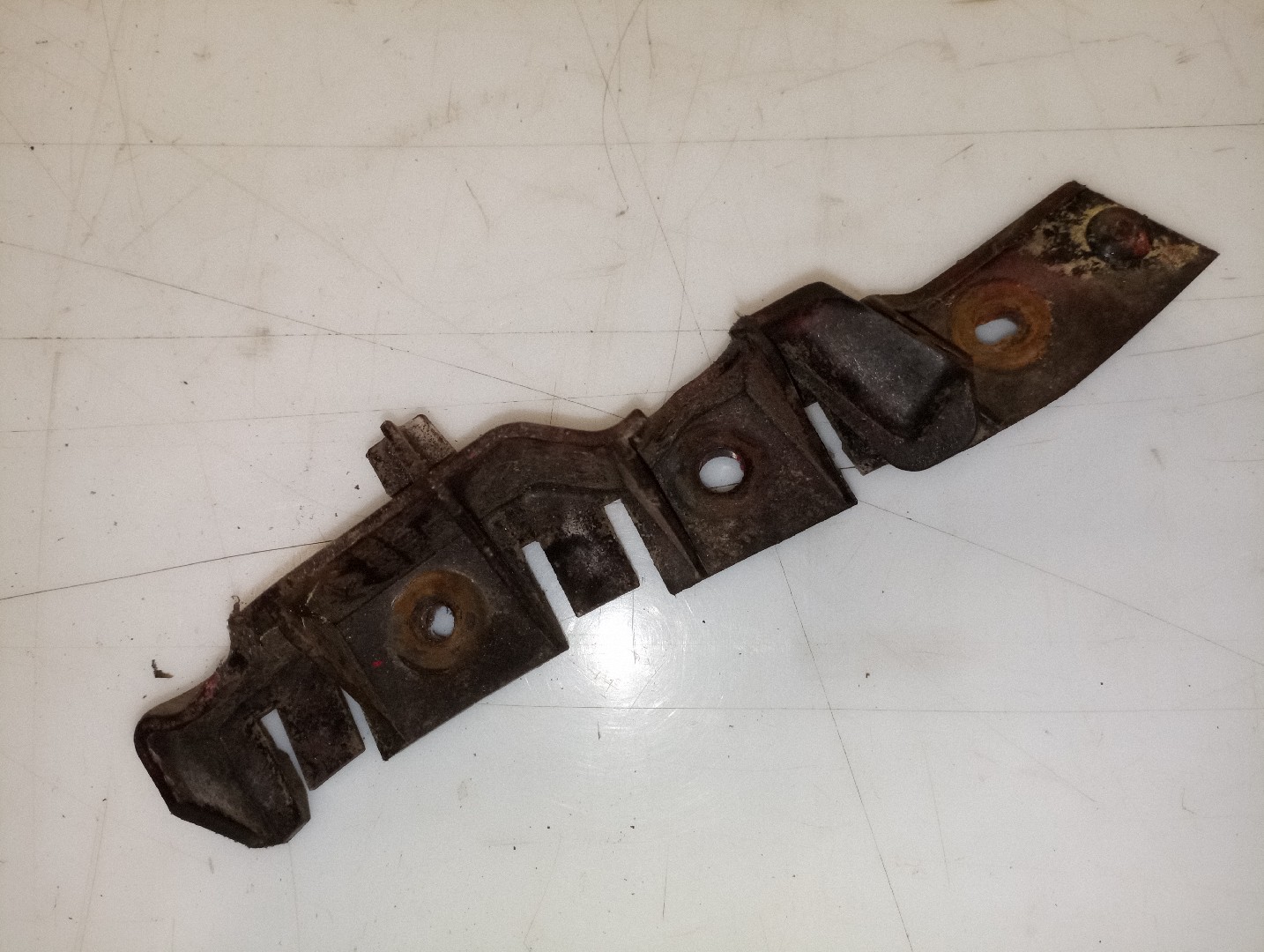 Suporte de montagem guarda lamas AUDI A3 (8P1) | 03 - 13 Imagem-1