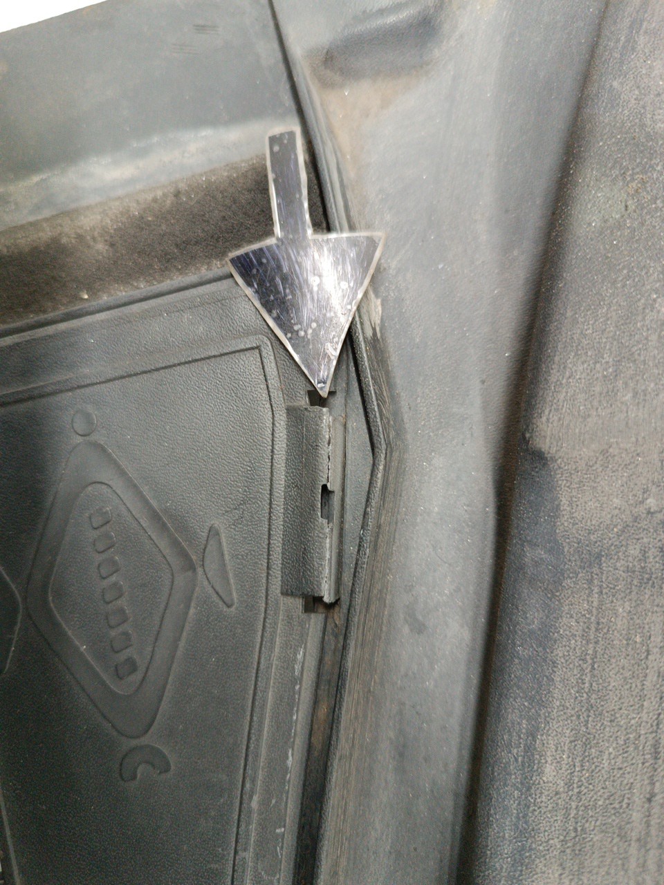 Grelha de torpedo RENAULT CLIO I (B/C57_, 5/357_) | 90 - 98 Imagem-3