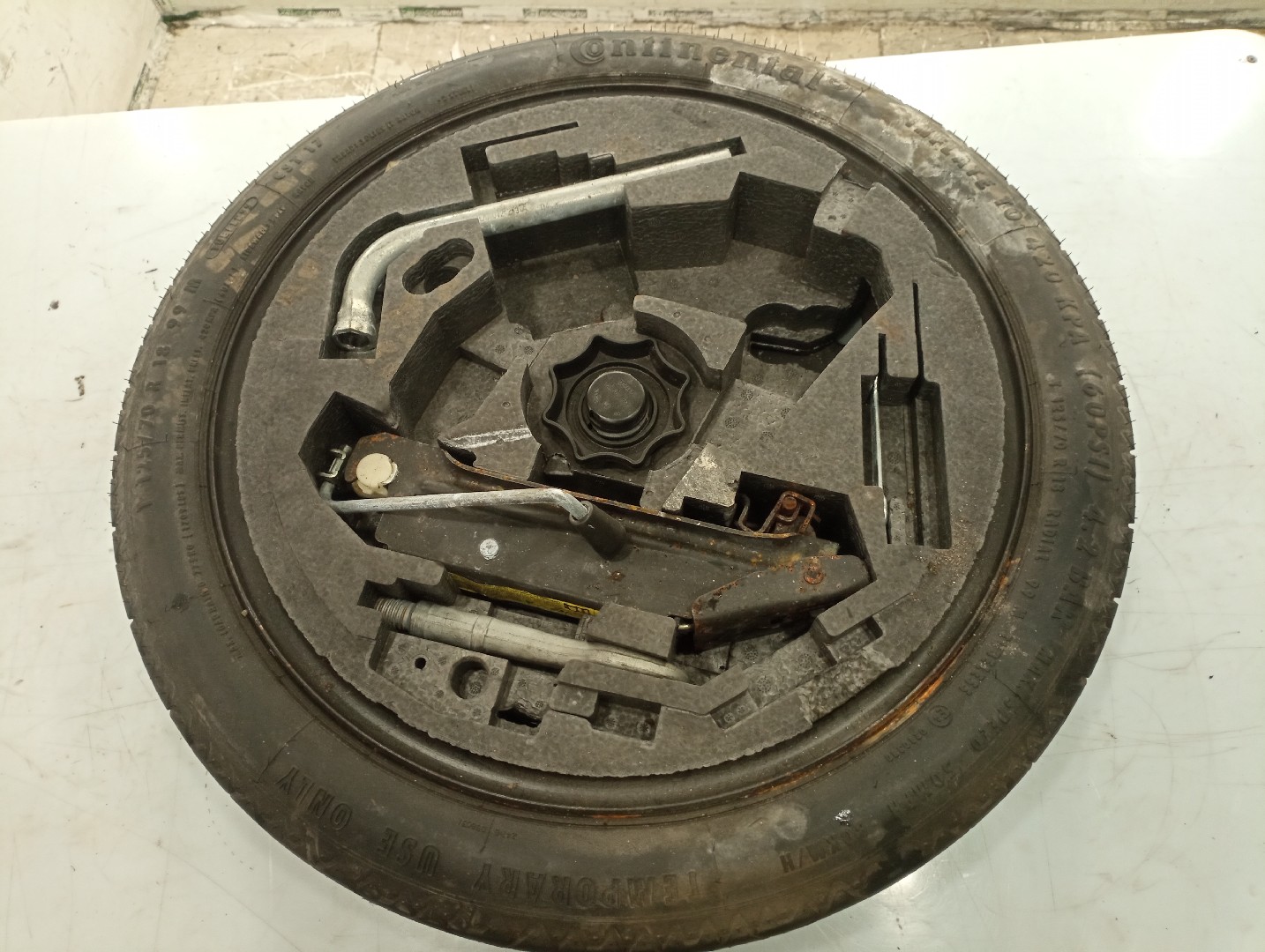 Kit pneu suplente AUDI A3 (8P1) | 03 - 13