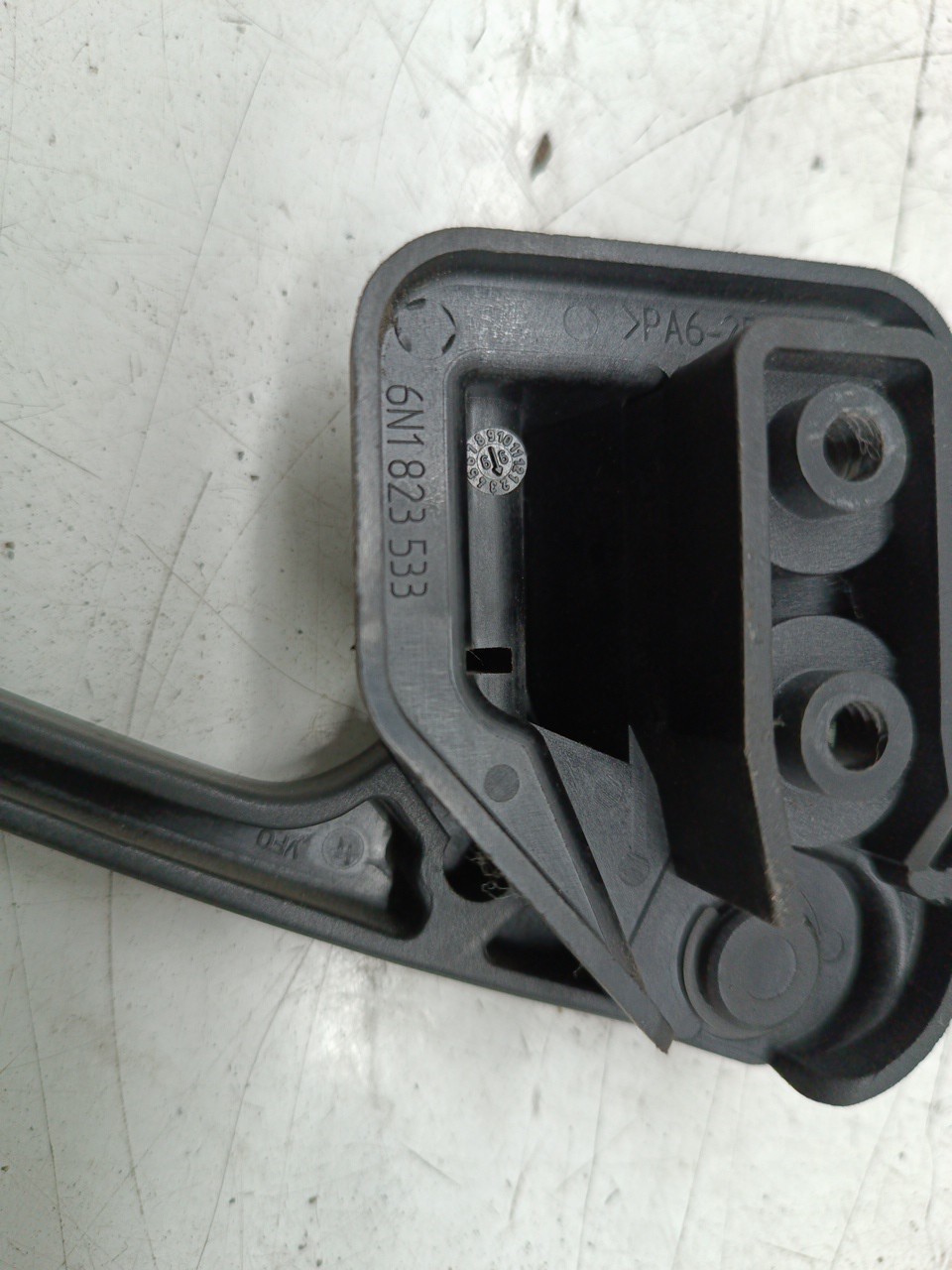 Alavanca de abertura de capô VOLKSWAGEN POLO (6N1) | 94 - 99