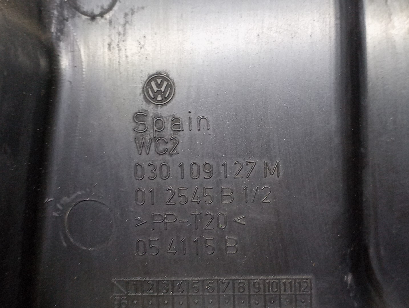 Tampa de distribuição VOLKSWAGEN POLO (6N2) | 99 - 01 Imagem-2