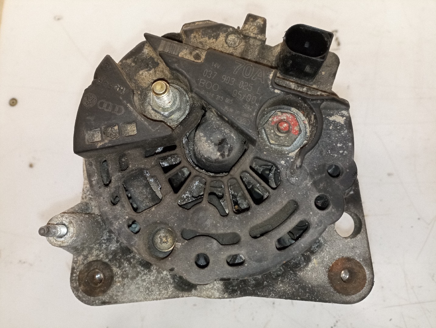 Alternador VOLKSWAGEN POLO (6N1) | 94 - 99