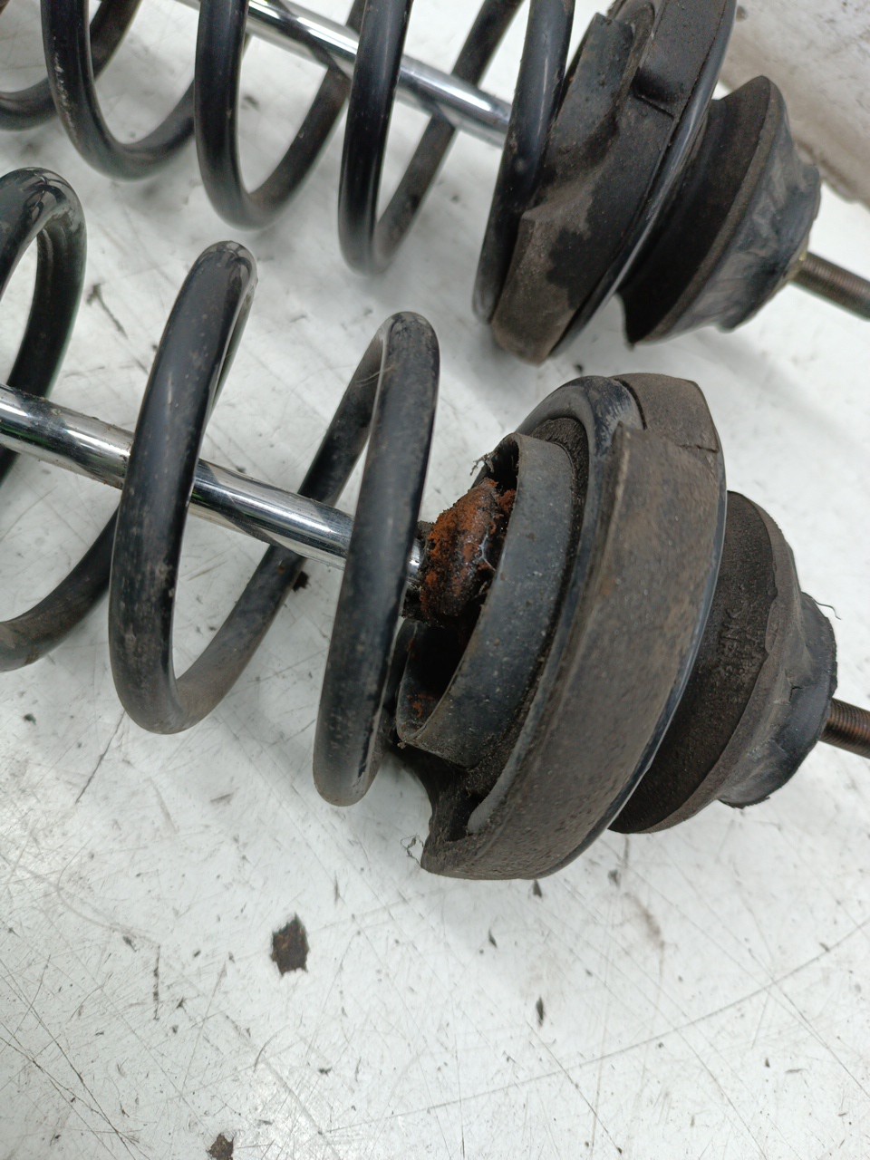 Amortecedores traseiros VOLKSWAGEN POLO (6N2) | 99 - 01 Imagem-5